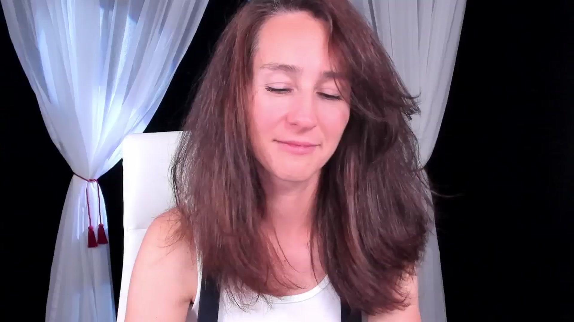 Gallery image thumbnail from Olivia's myfreecams stream on, 05/18/2024, 04:52 image 14 of 20