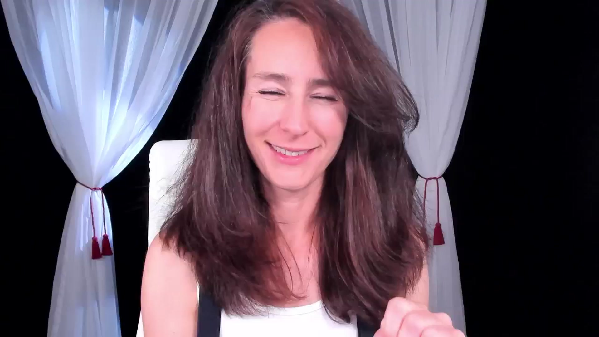 Gallery image thumbnail from Olivia's myfreecams stream on, 05/18/2024, 04:52 image 18 of 20