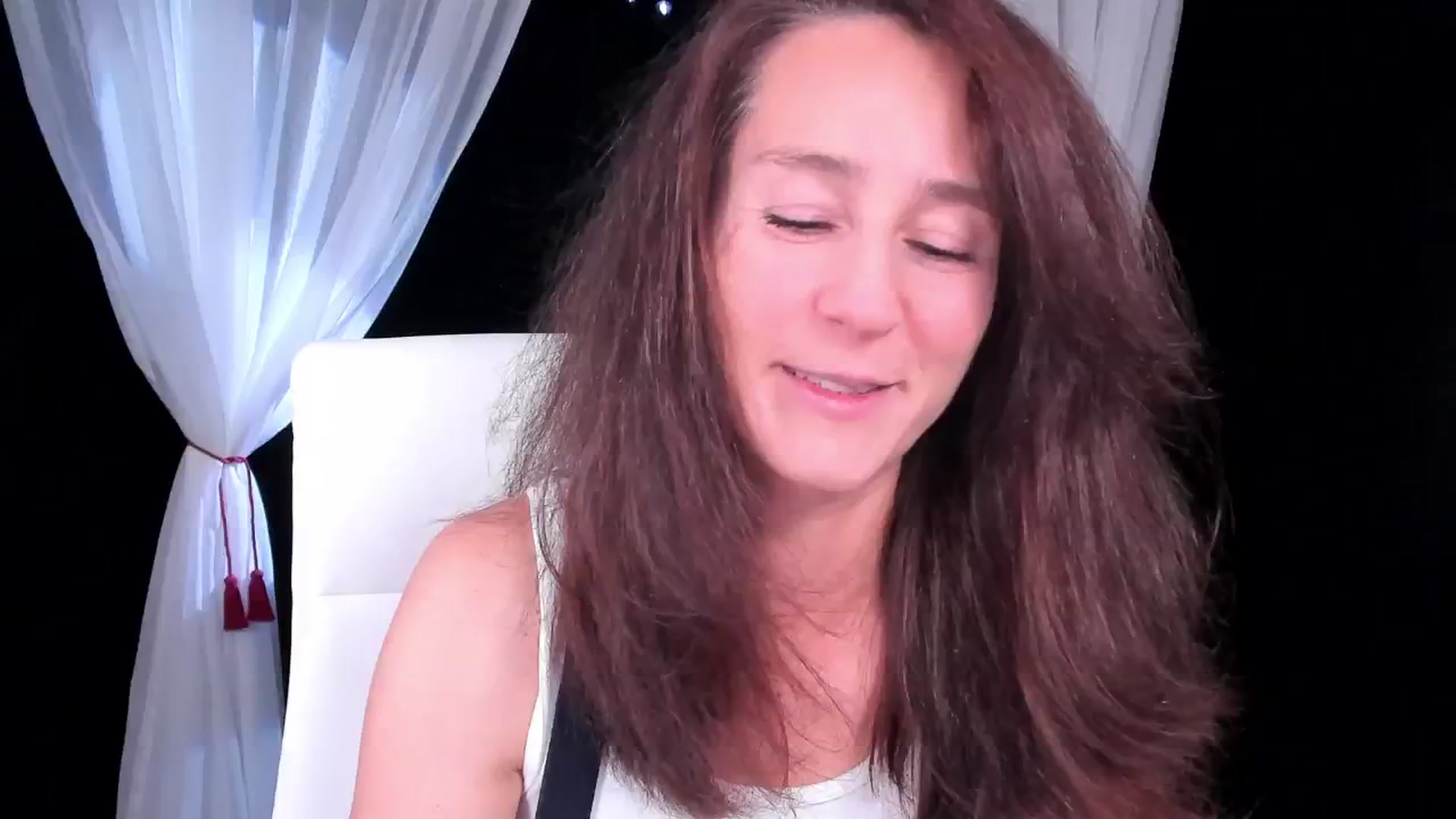 Gallery image thumbnail from Olivia's myfreecams stream on, 05/18/2024, 04:52 image 2 of 20