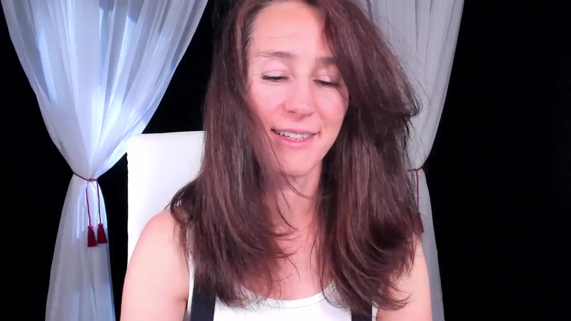 Gallery image thumbnail from Olivia's myfreecams stream on, 05/18/2024, 04:52 image 9 of 20