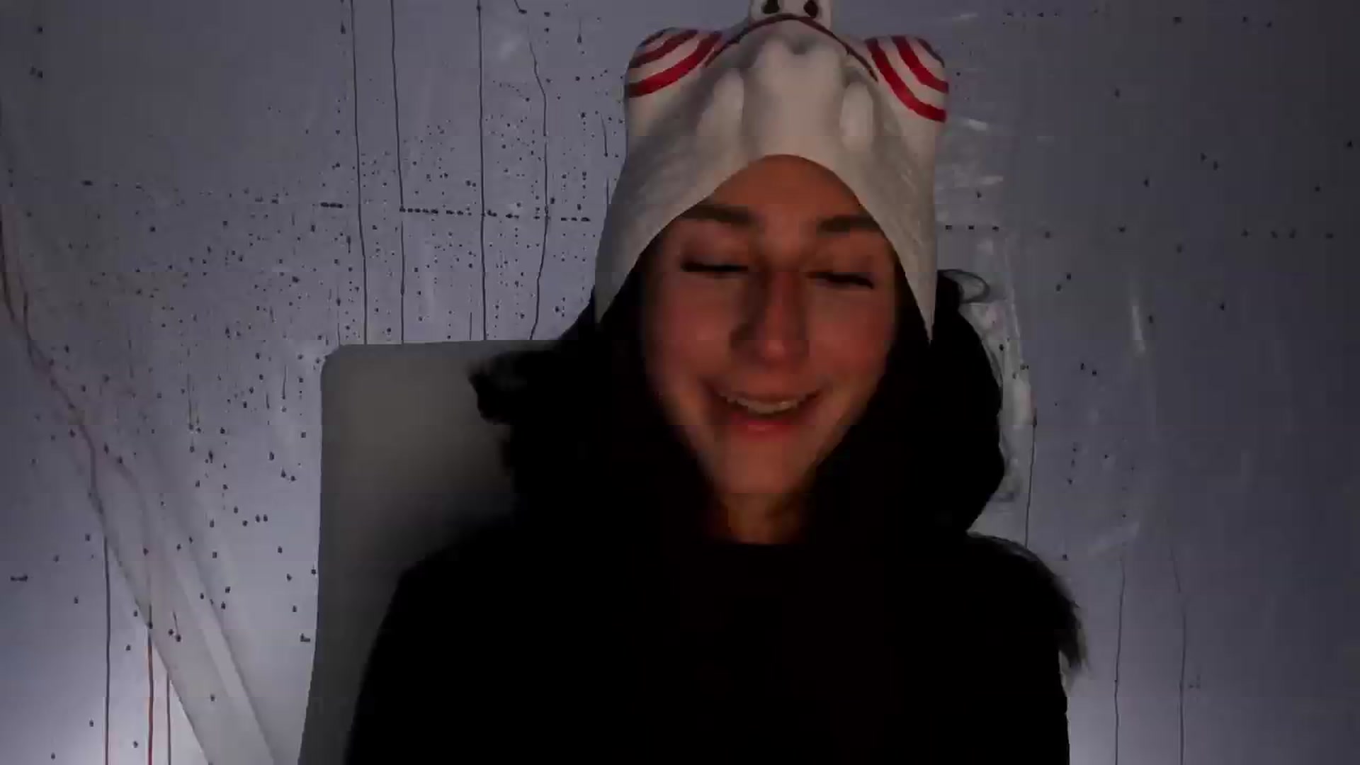 Gallery image thumbnail from Olivia's myfreecams stream on, 05/21/2024, 04:43 image 8 of 20