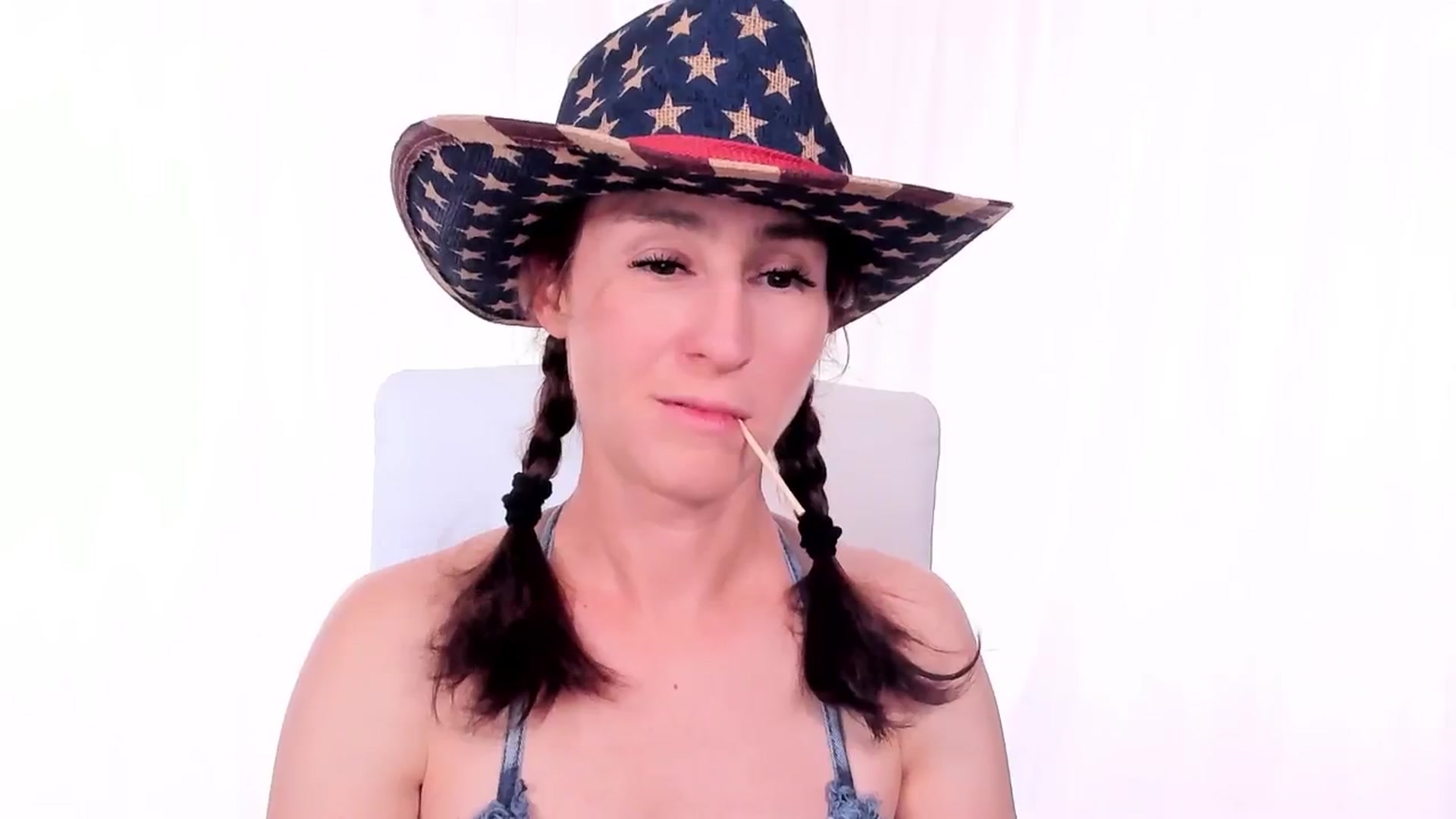 Gallery image thumbnail from Olivia's myfreecams stream on, 05/22/2024, 04:00 image 13 of 20