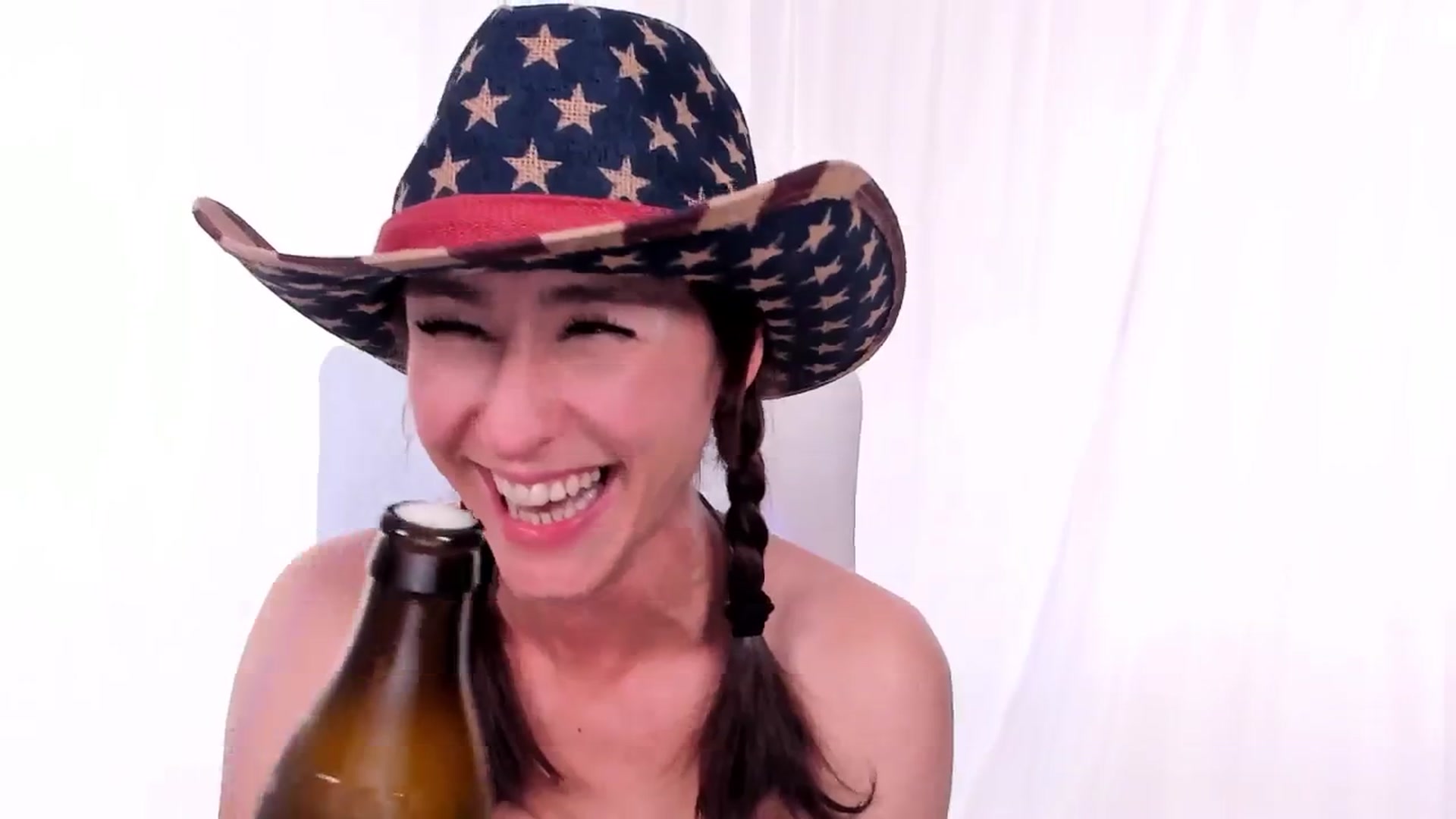 Gallery image thumbnail from Olivia's myfreecams stream on, 05/22/2024, 04:26 image 18 of 20