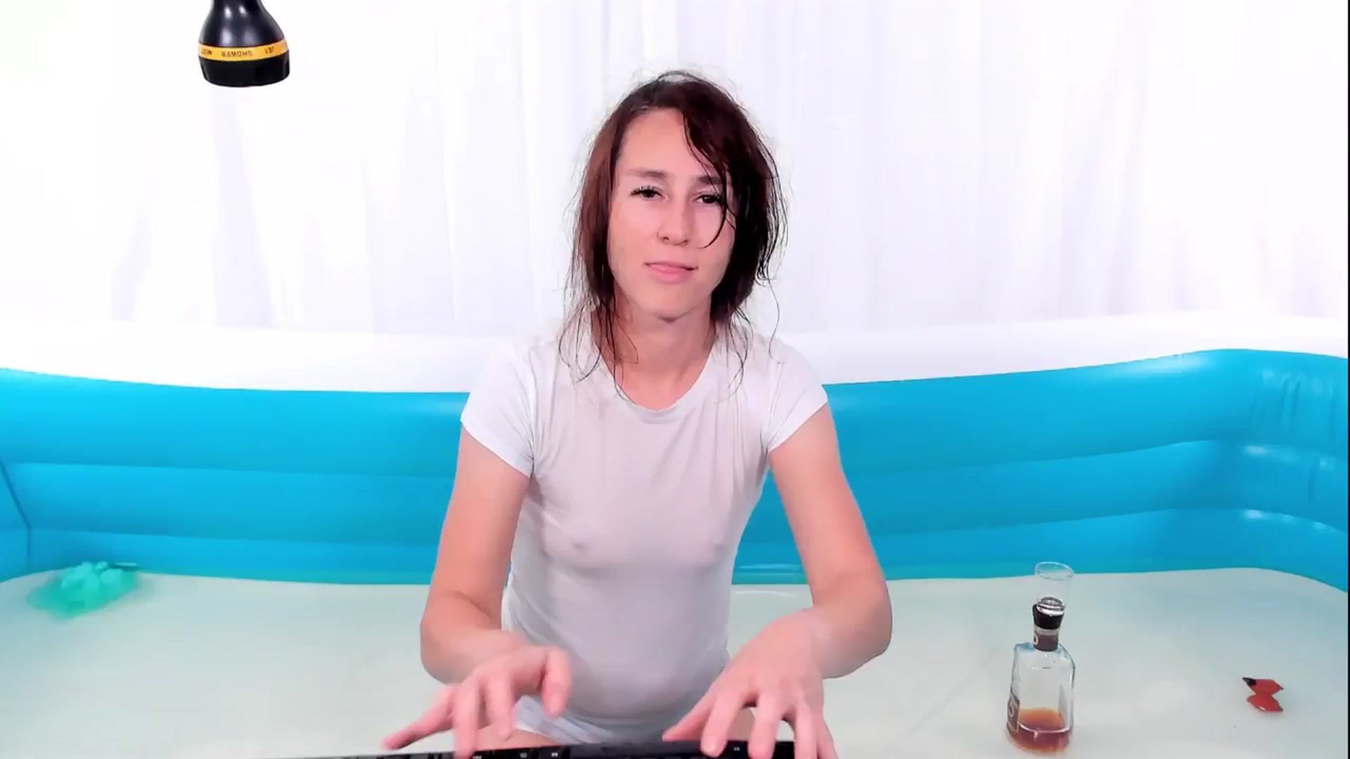 Gallery image thumbnail from Olivia's myfreecams stream on, 05/26/2024, 03:21 image 11 of 20
