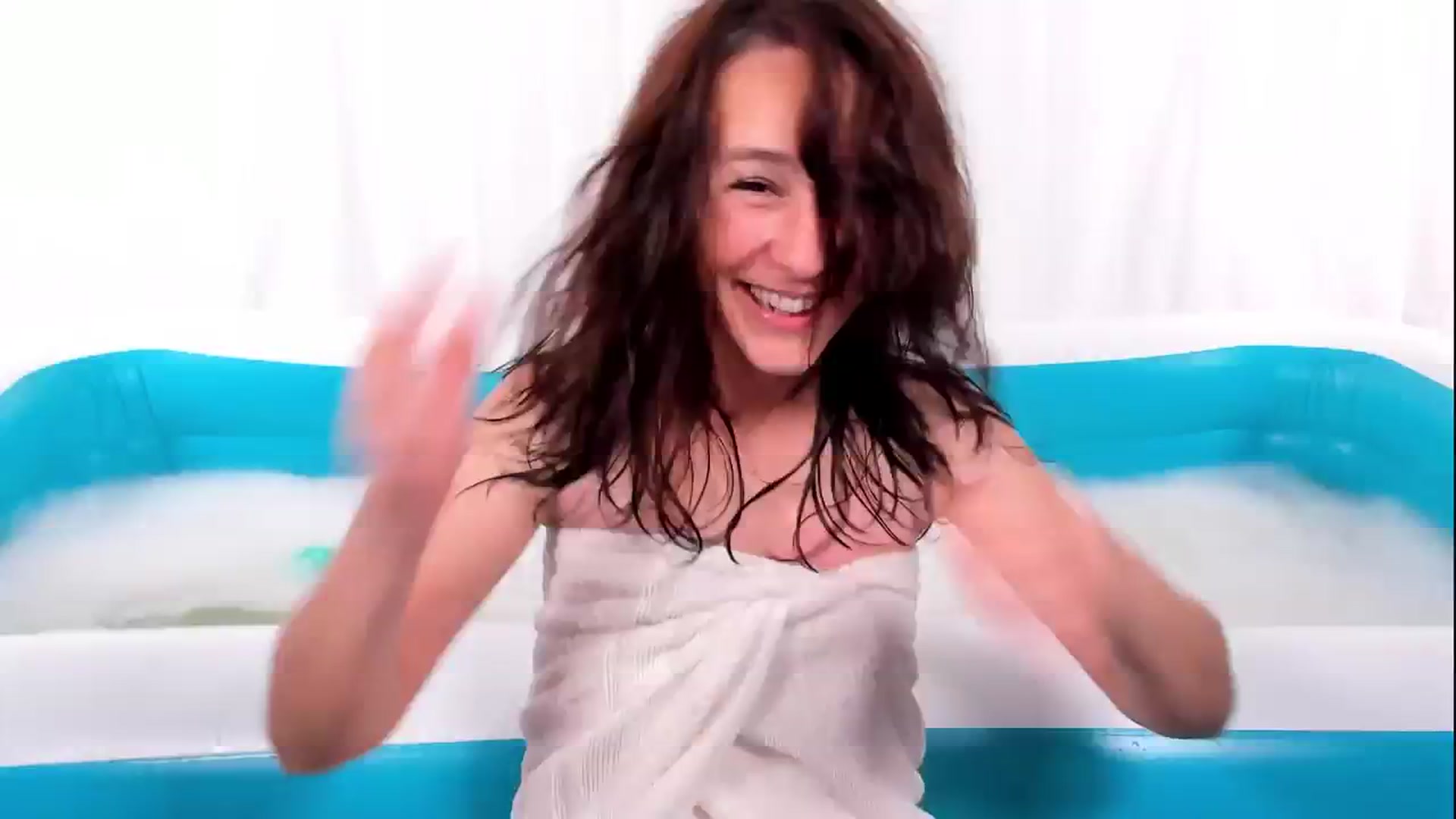 Gallery image thumbnail from Olivia's myfreecams stream on, 05/26/2024, 03:58 image 18 of 20