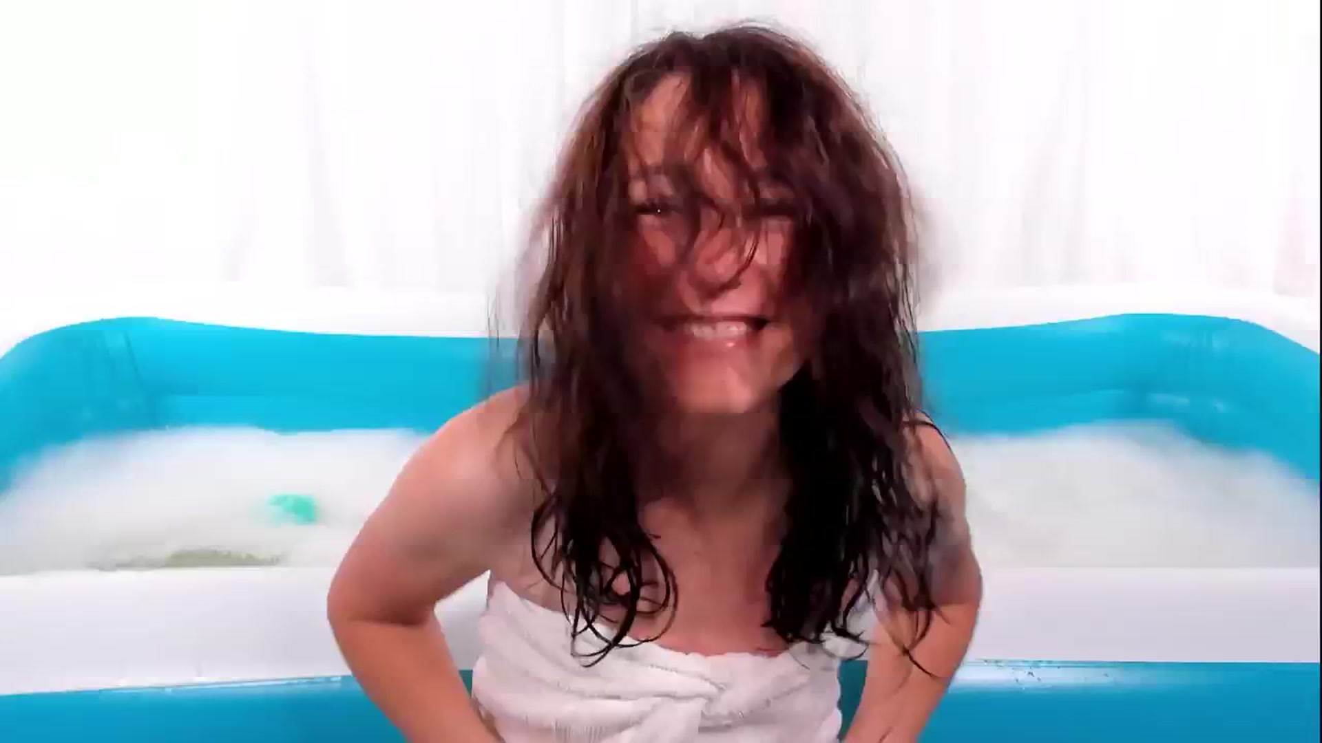 Gallery image thumbnail from Olivia's myfreecams stream on, 05/26/2024, 03:58 image 16 of 20
