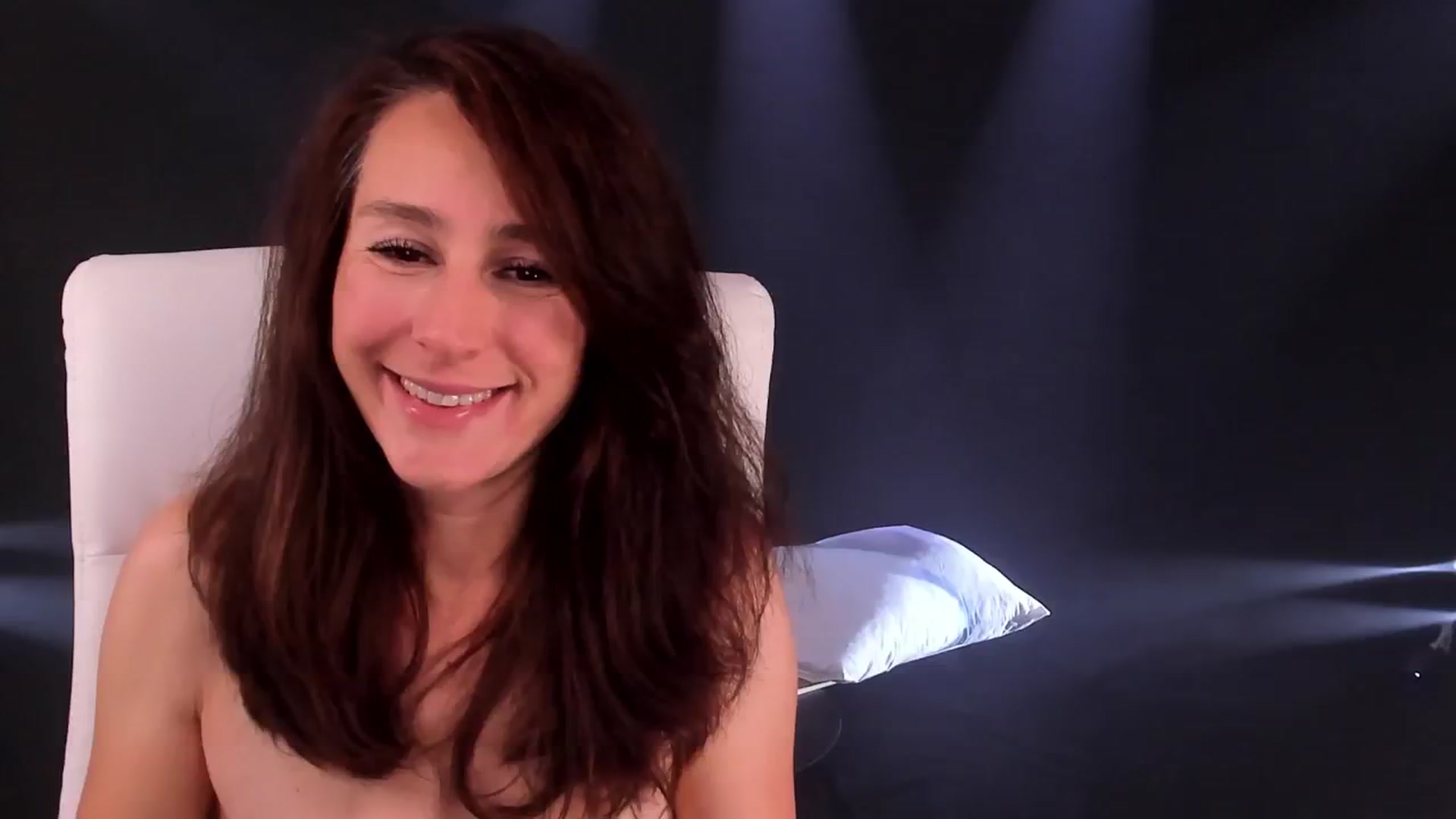 Gallery image thumbnail from Olivia's myfreecams stream on, 06/01/2024, 07:10 image 17 of 20