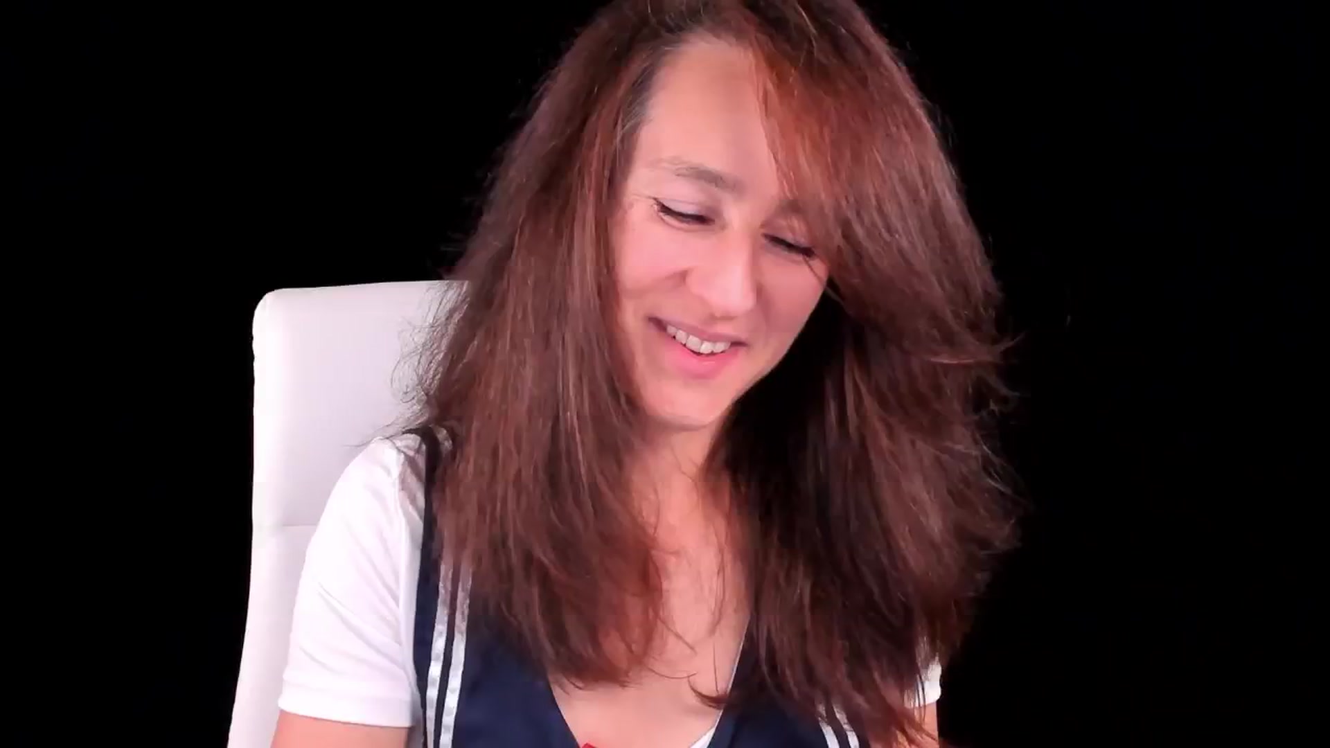Gallery image thumbnail from Olivia's myfreecams stream on, 06/19/2024, 04:14 image 2 of 20