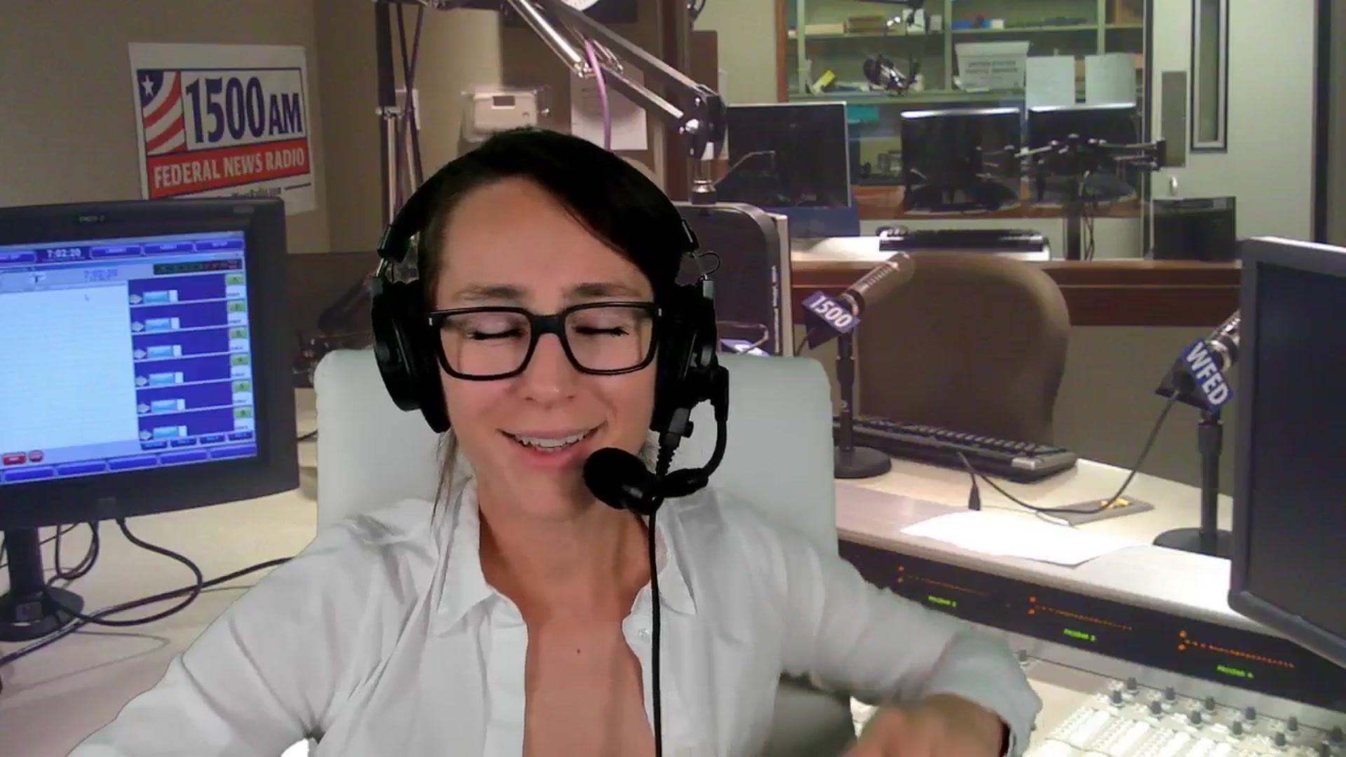 Gallery image thumbnail from Olivia's myfreecams stream on, 07/08/2024, 05:13 image 15 of 20