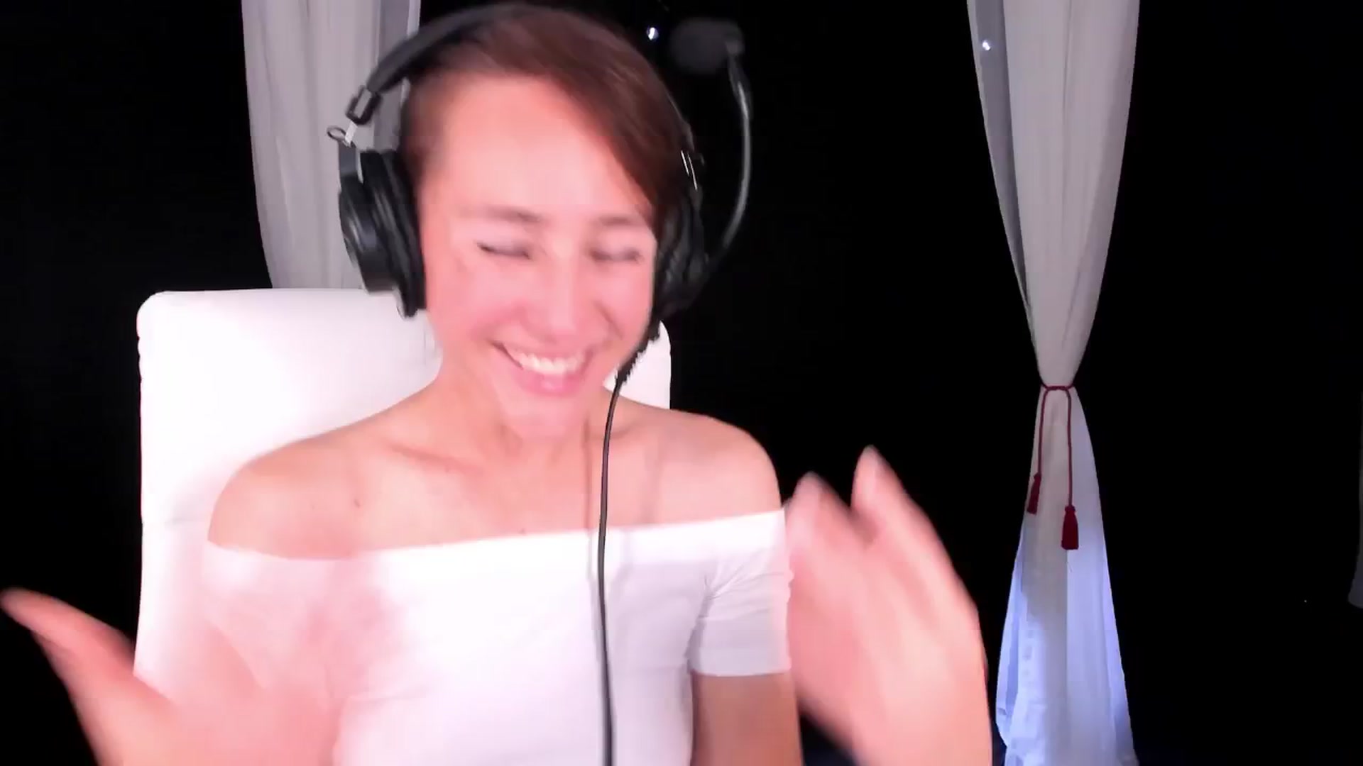 Gallery image thumbnail from Olivia's myfreecams stream on, 07/12/2024, 05:16 image 9 of 20