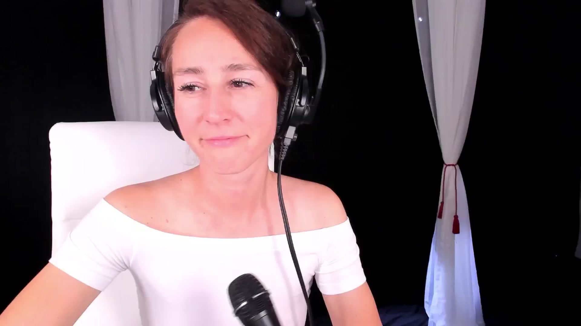 Gallery image thumbnail from Olivia's myfreecams stream on, 07/12/2024, 05:16 image 10 of 20