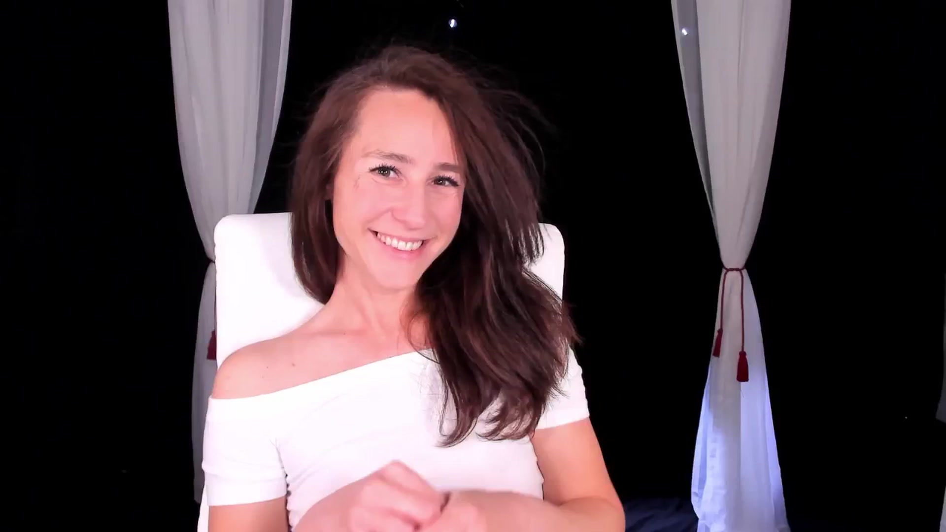 Gallery image thumbnail from Olivia's myfreecams stream on, 07/12/2024, 05:16 image 4 of 20