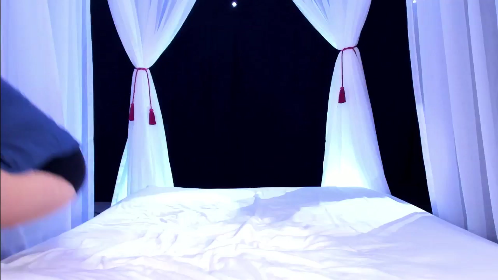 Gallery image thumbnail from Olivia's myfreecams stream on, 07/24/2024, 05:37 image 17 of 20