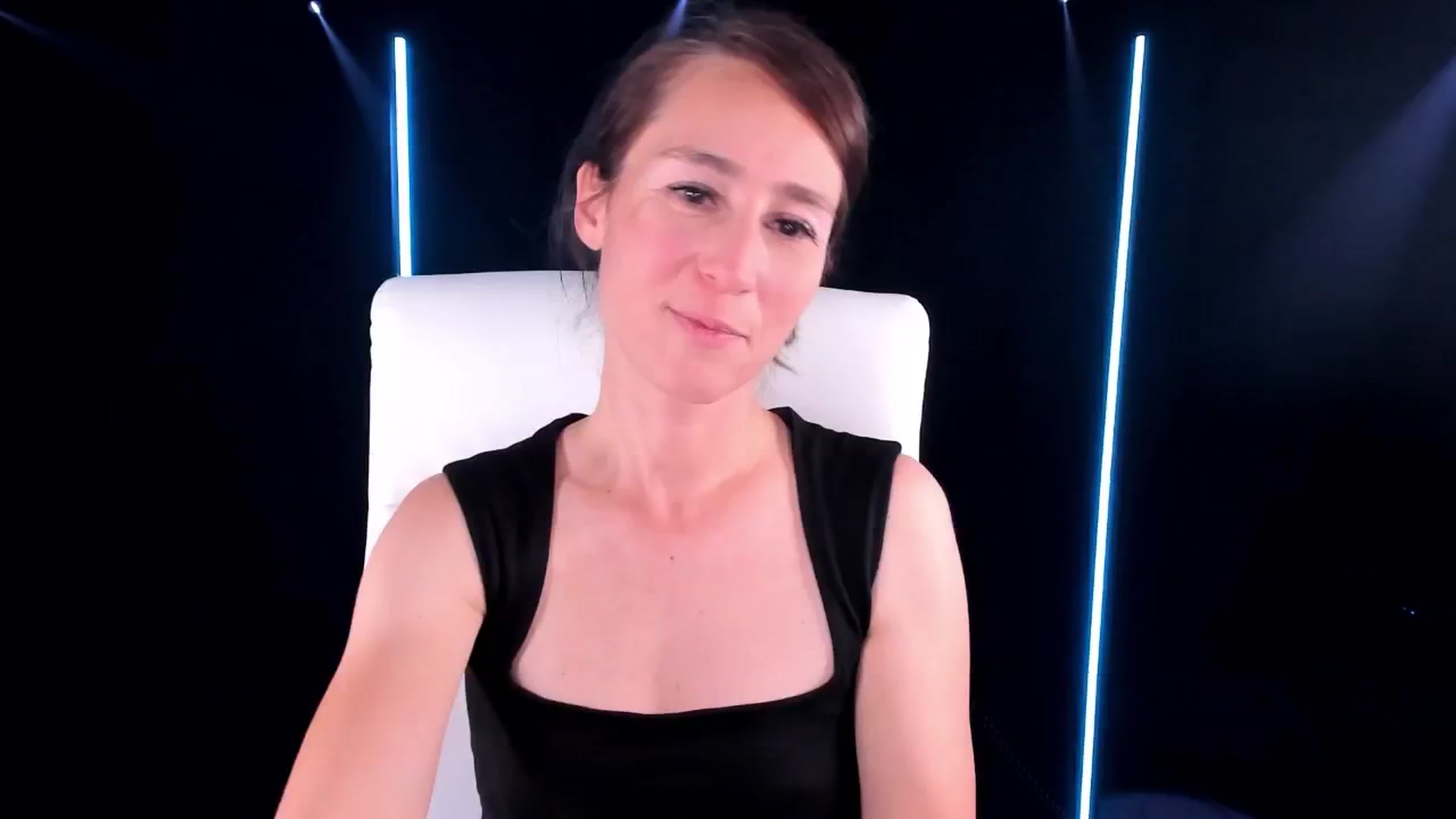 Gallery image thumbnail from Olivia's myfreecams stream on, 07/26/2024, 06:17 image 10 of 20