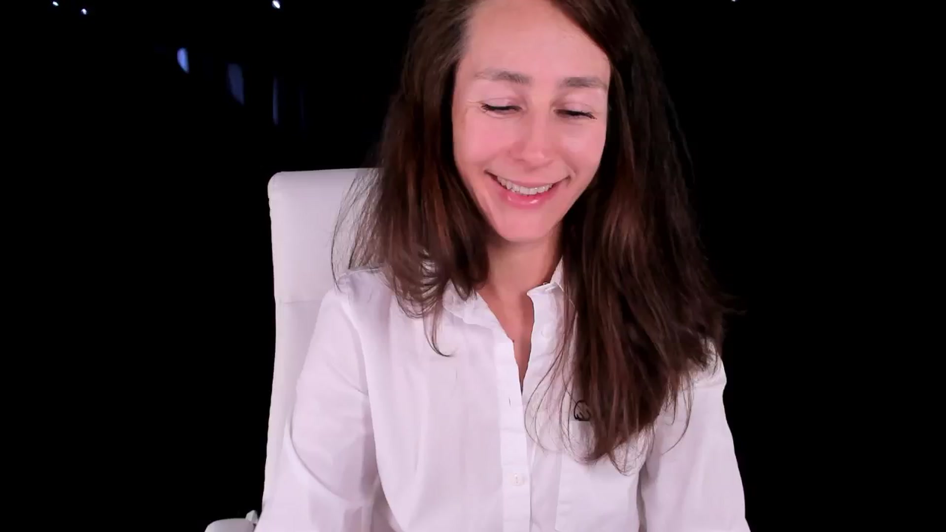 Gallery image thumbnail from Olivia's myfreecams stream on, 08/04/2024, 04:11 image 9 of 20