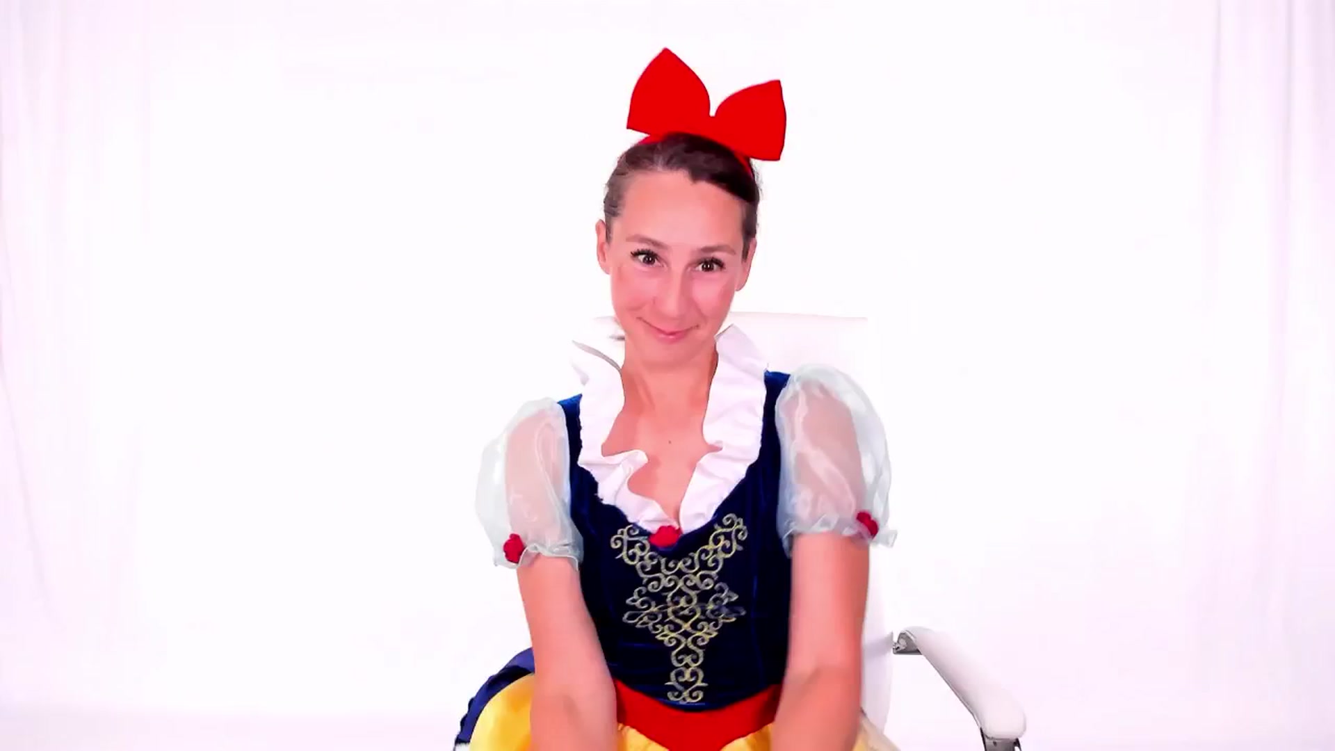 Gallery image thumbnail from Olivia's myfreecams stream on, 08/18/2024, 05:26 image 3 of 20