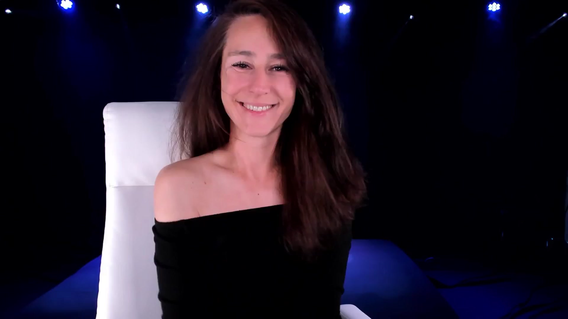 Gallery image thumbnail from Olivia's myfreecams stream on, 09/08/2024, 06:02 image 6 of 20