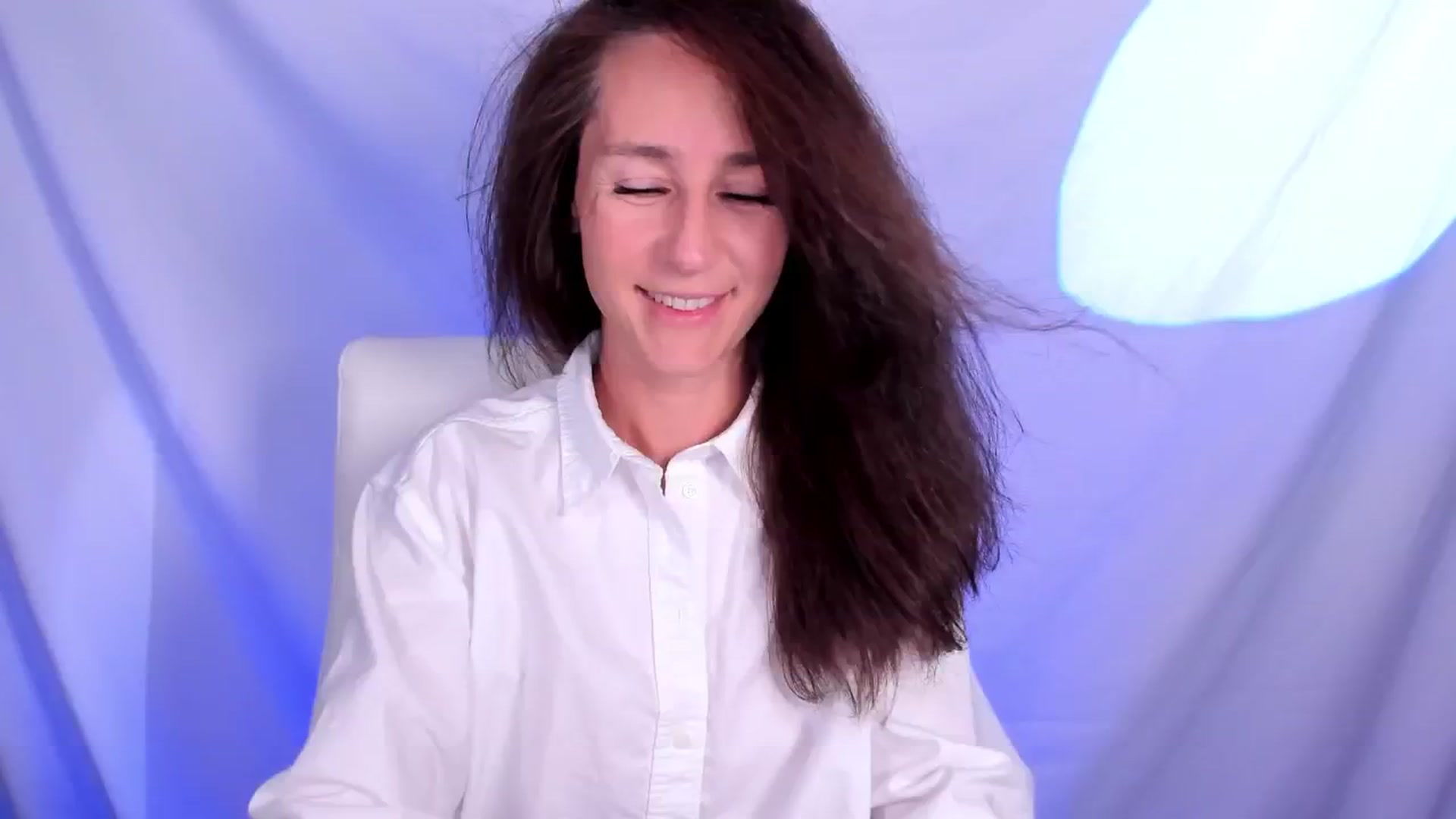 Gallery image thumbnail from Olivia's myfreecams stream on, 09/15/2024, 03:06 image 3 of 20