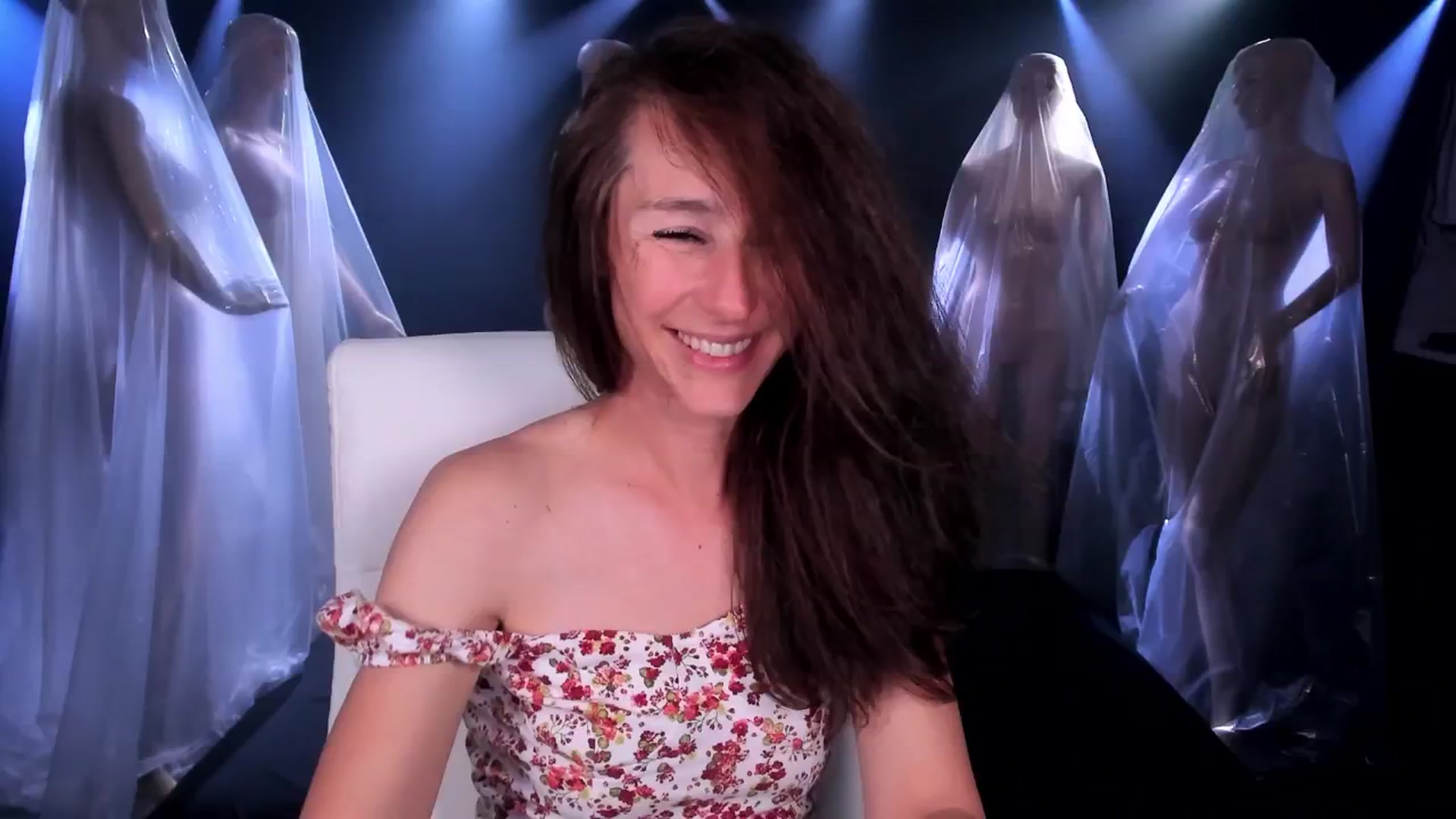 Gallery image thumbnail from Olivia's myfreecams stream on, 09/15/2024, 05:45 image 16 of 20