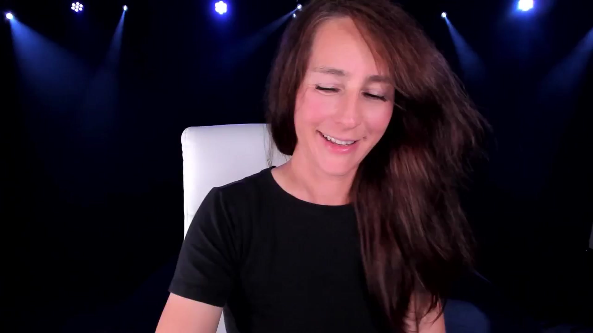 Gallery image thumbnail from Olivia's myfreecams stream on, 09/20/2024, 05:28 image 14 of 20