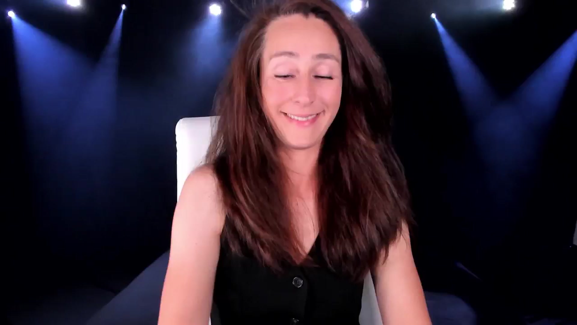 Gallery image thumbnail from Olivia's myfreecams stream on, 09/21/2024, 05:32 image 3 of 20