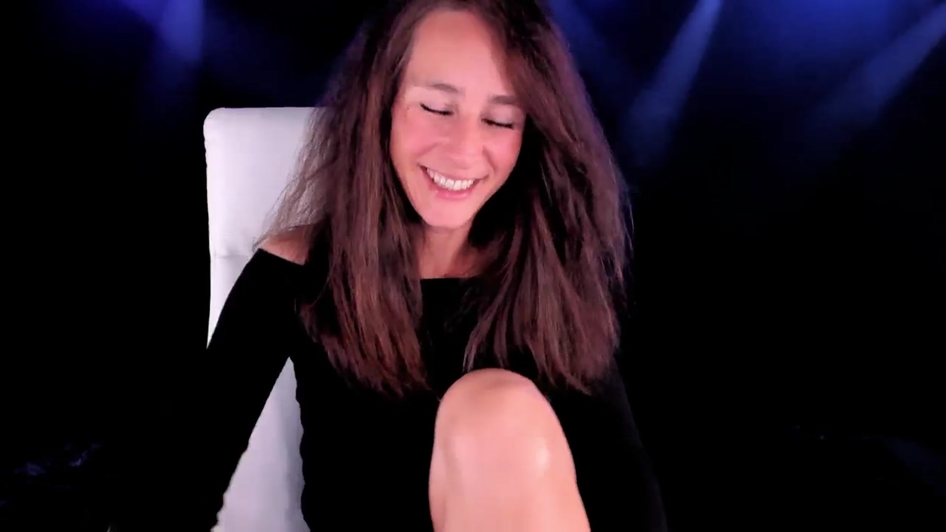 Gallery image thumbnail from Olivia's myfreecams stream on, 09/27/2024, 04:40 image 18 of 20