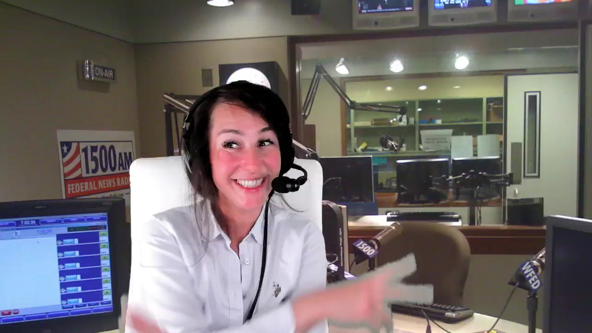 Gallery image thumbnail from Olivia's myfreecams stream on, 10/15/2024, 04:54 image 19 of 20