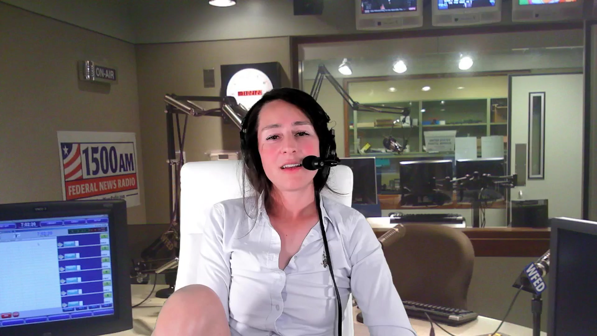 Gallery image thumbnail from Olivia's myfreecams stream on, 10/15/2024, 04:54 image 10 of 20