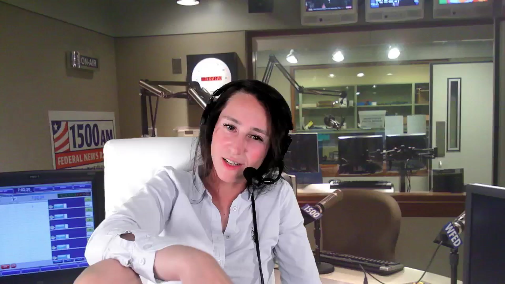 Gallery image thumbnail from Olivia's myfreecams stream on, 10/15/2024, 04:54 image 6 of 20