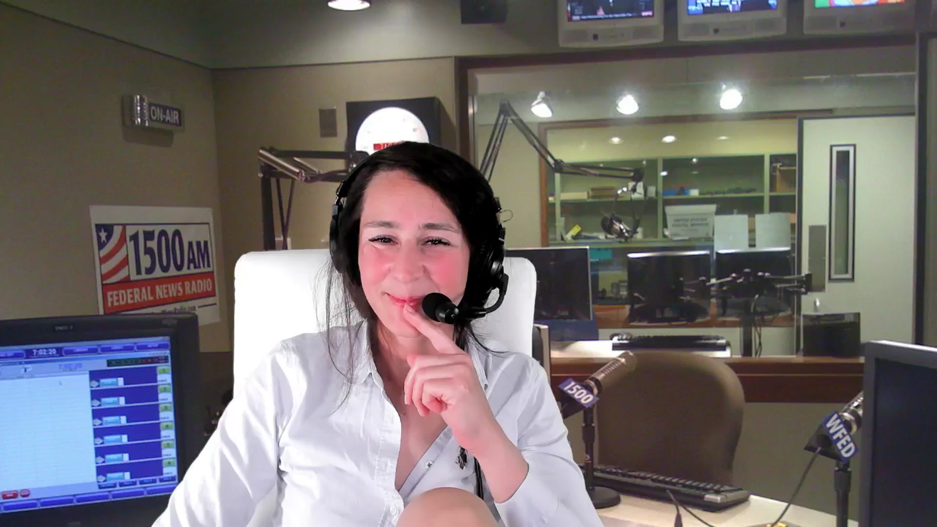 Gallery image thumbnail from Olivia's myfreecams stream on, 10/15/2024, 04:54 image 8 of 20
