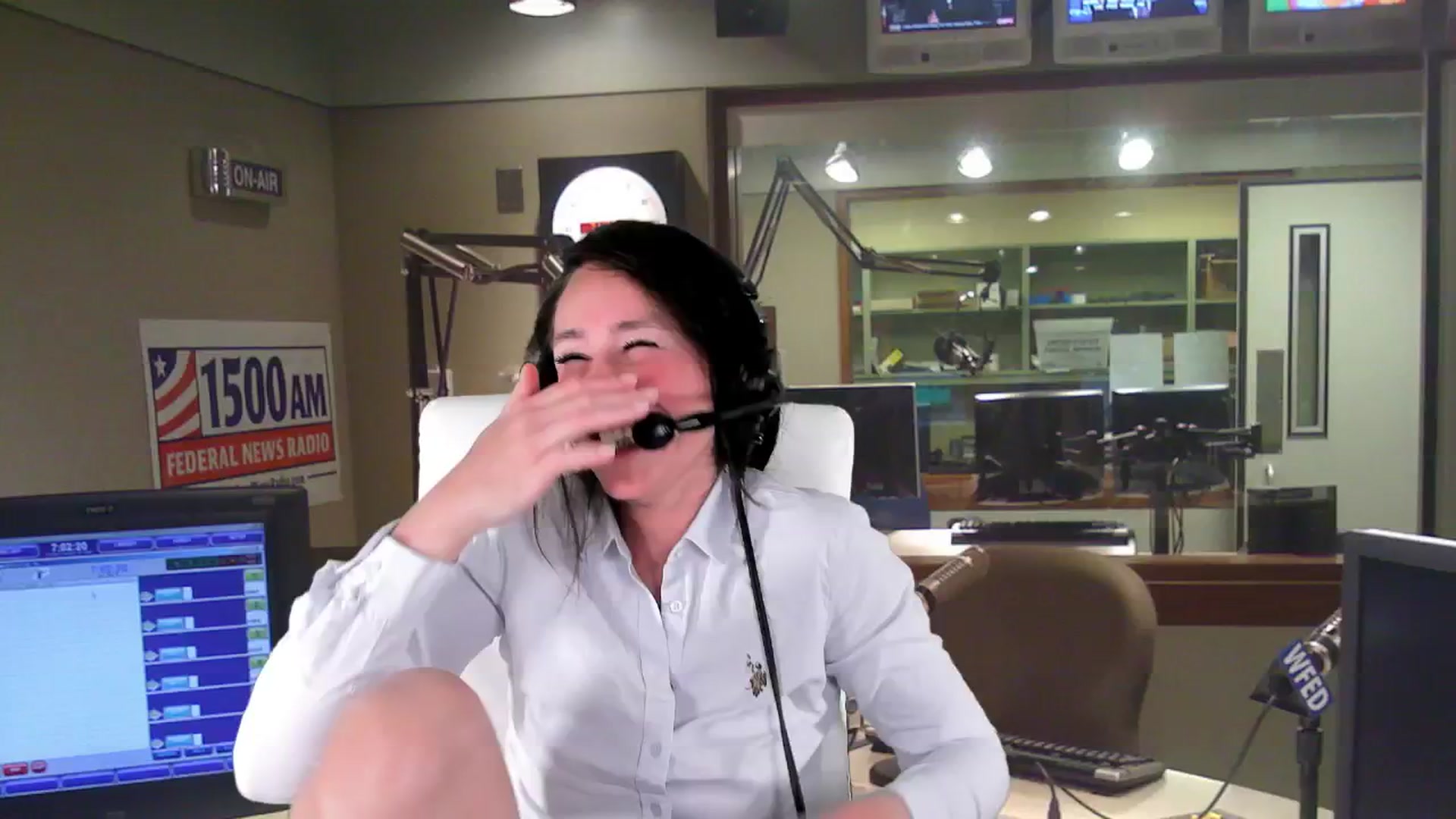 Gallery image thumbnail from Olivia's myfreecams stream on, 10/15/2024, 04:54 image 17 of 20