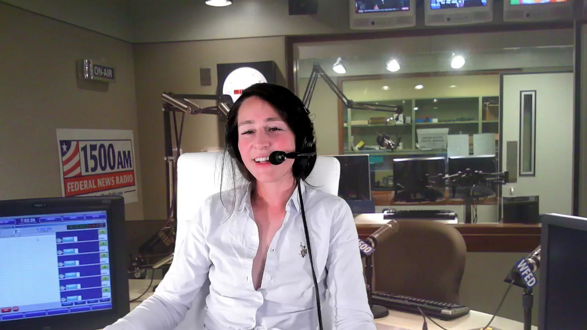 Gallery image thumbnail from Olivia's myfreecams stream on, 10/15/2024, 04:54 image 11 of 20