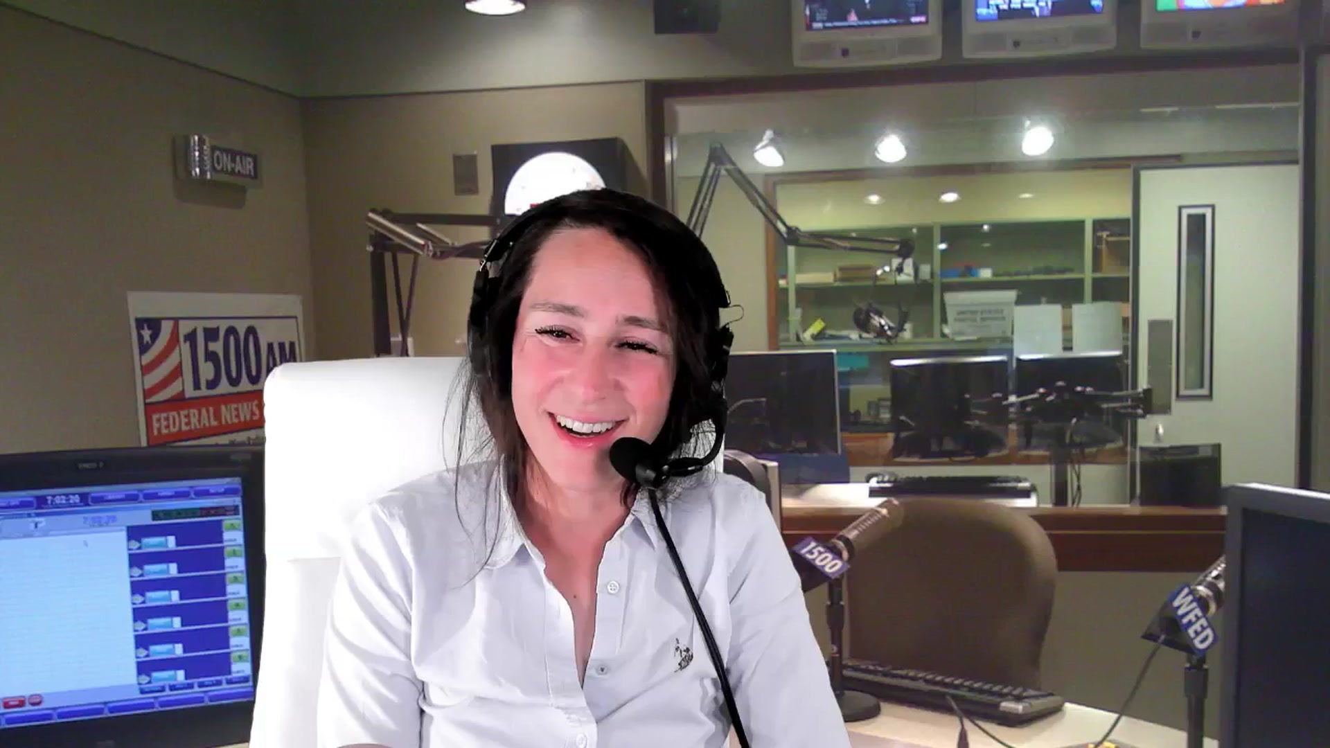 Gallery image thumbnail from Olivia's myfreecams stream on, 10/15/2024, 04:54 image 4 of 20