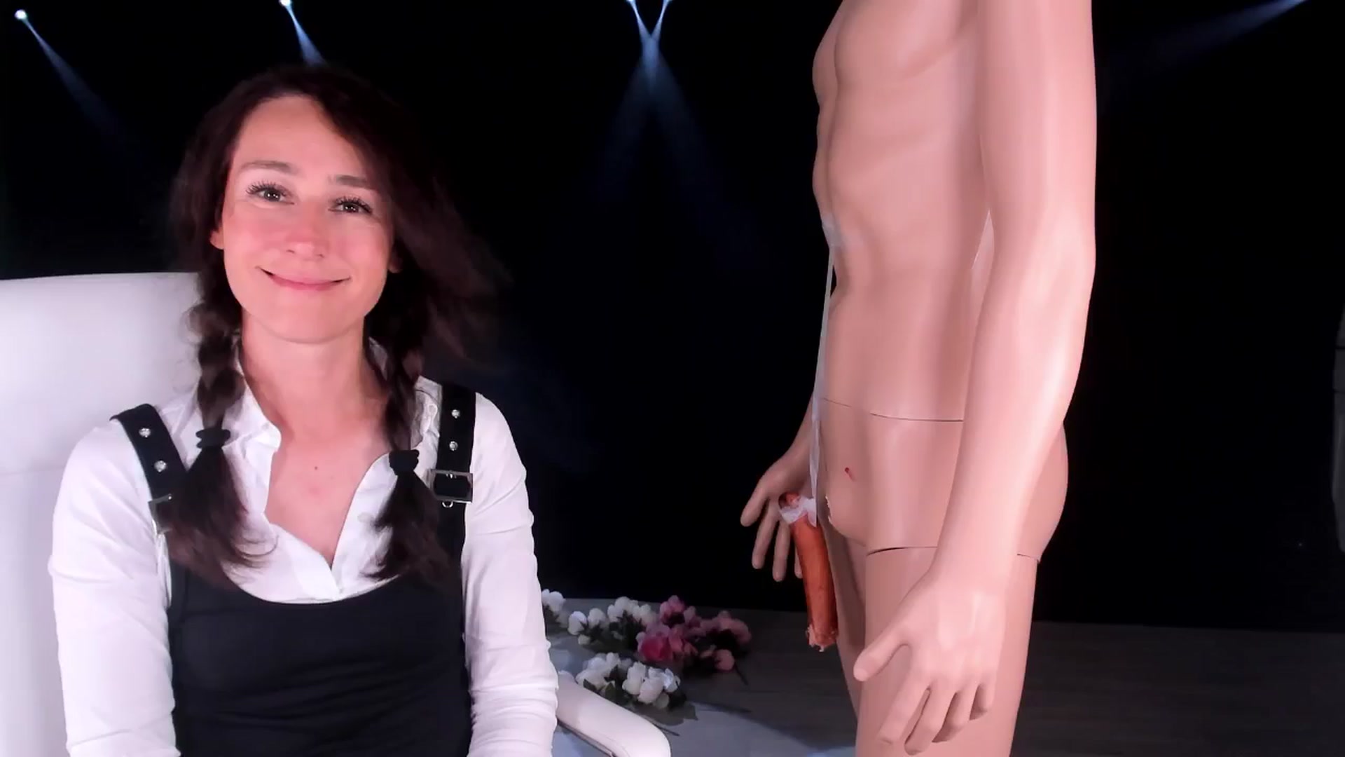 Gallery image thumbnail from Olivia's myfreecams stream on, 10/17/2024, 05:14 image 18 of 20