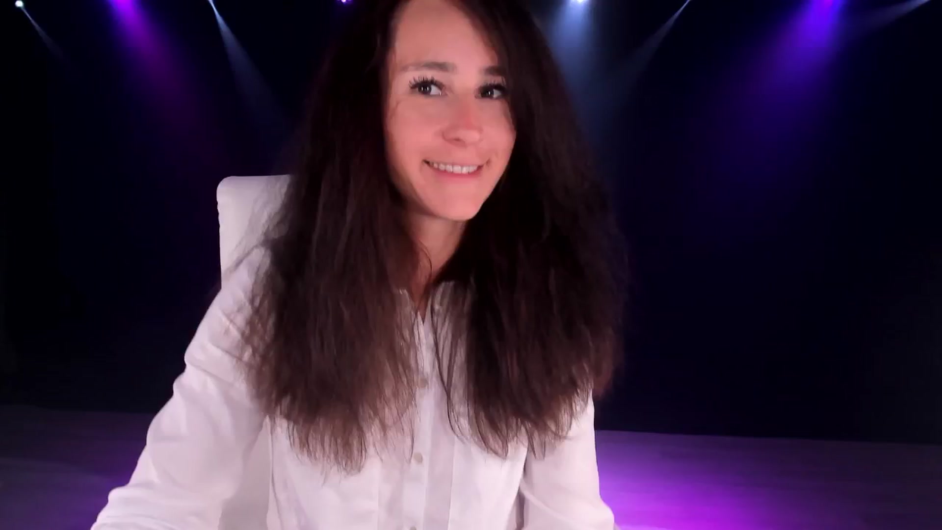 Gallery image thumbnail from Olivia's myfreecams stream on, 10/18/2024, 06:14 image 4 of 20