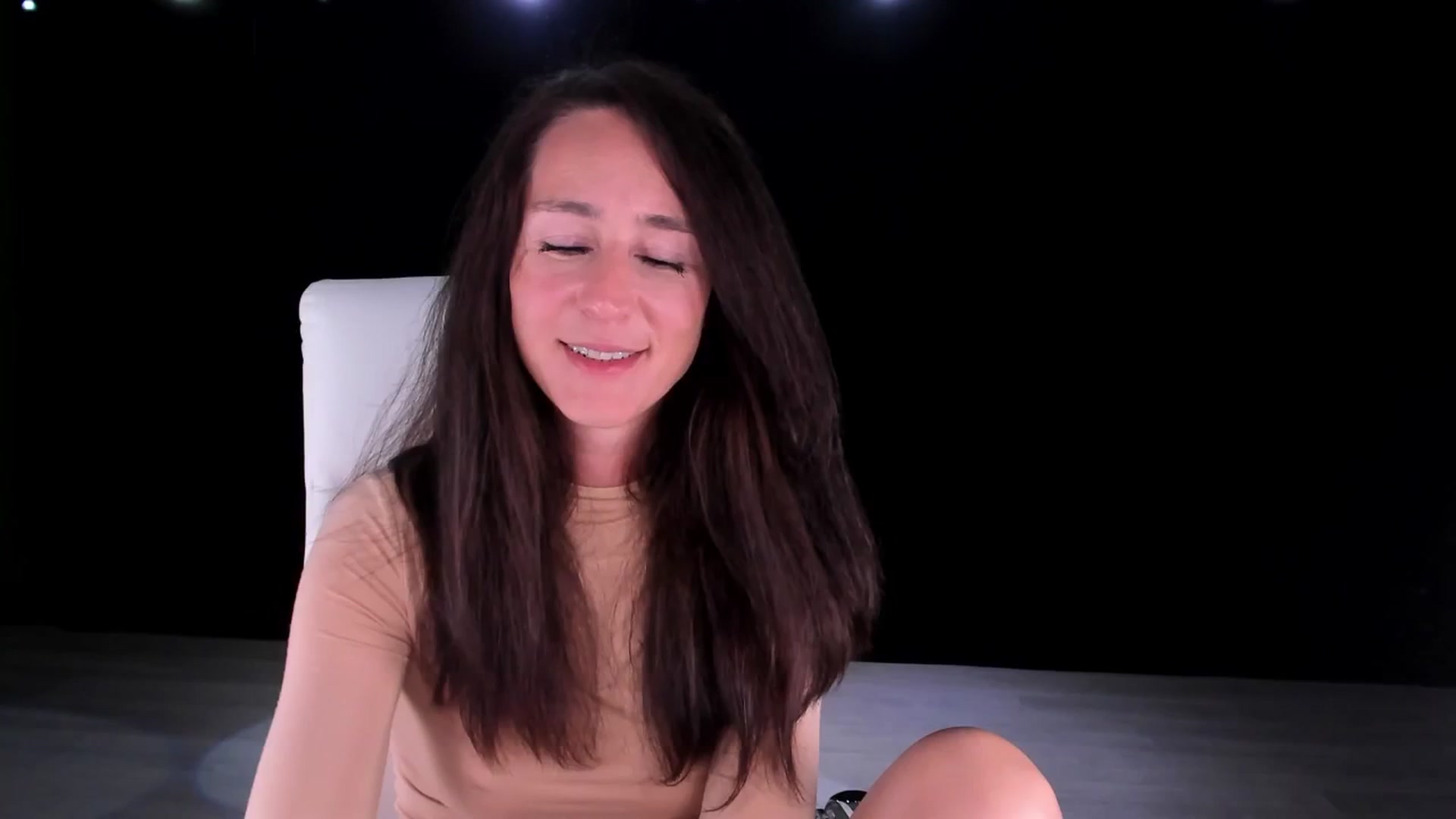 Gallery image thumbnail from Olivia's myfreecams stream on, 10/19/2024, 05:59 image 1 of 20
