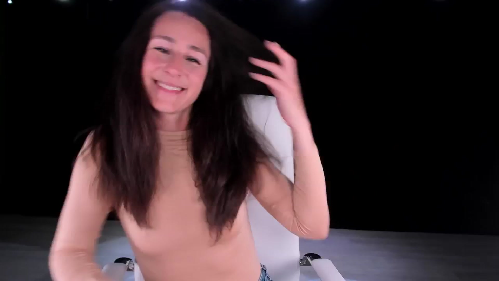 Gallery image thumbnail from Olivia's myfreecams stream on, 10/19/2024, 05:59 image 3 of 20
