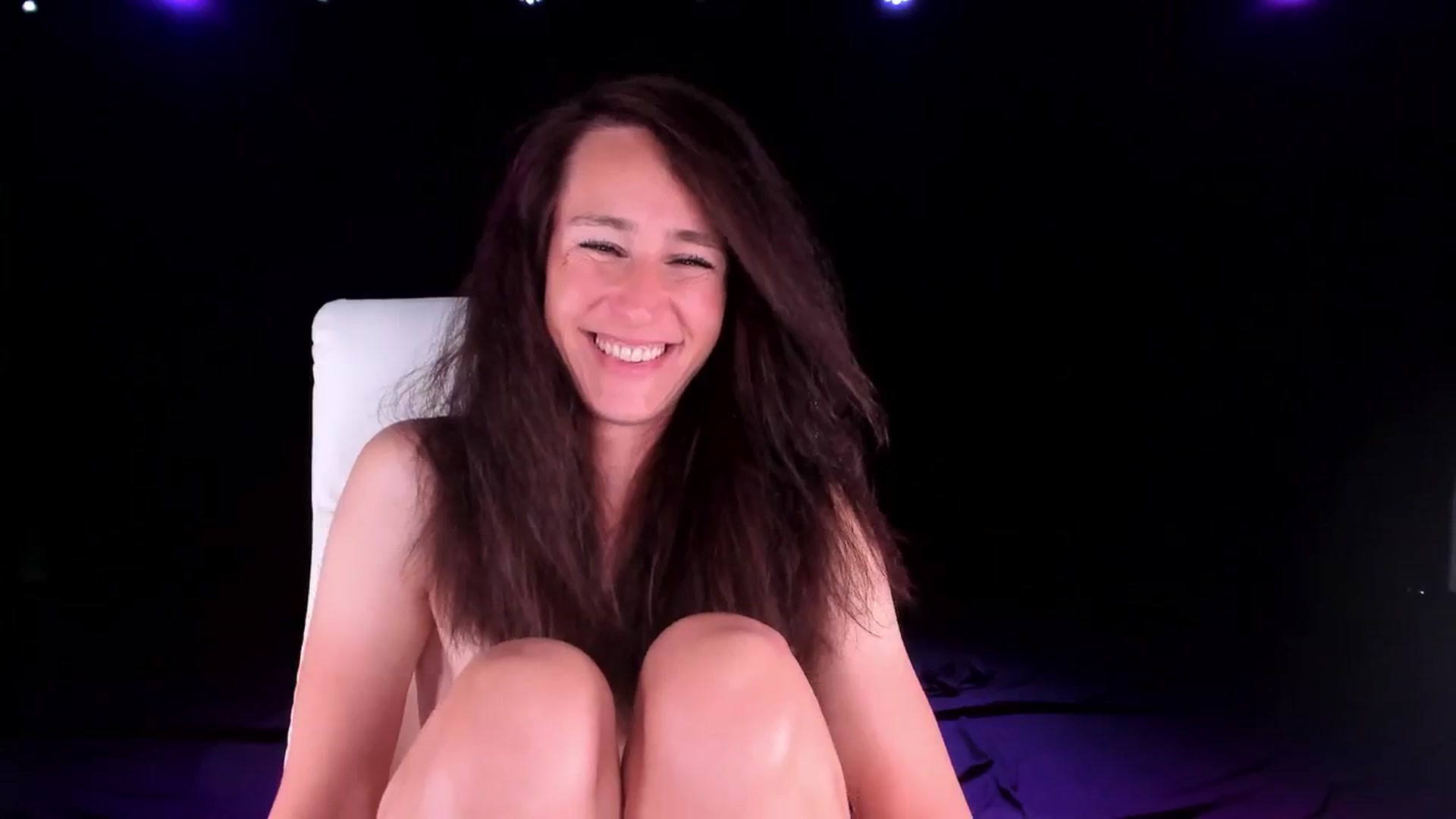 Gallery image thumbnail from Olivia's myfreecams stream on, 10/20/2024, 08:23 image 18 of 20