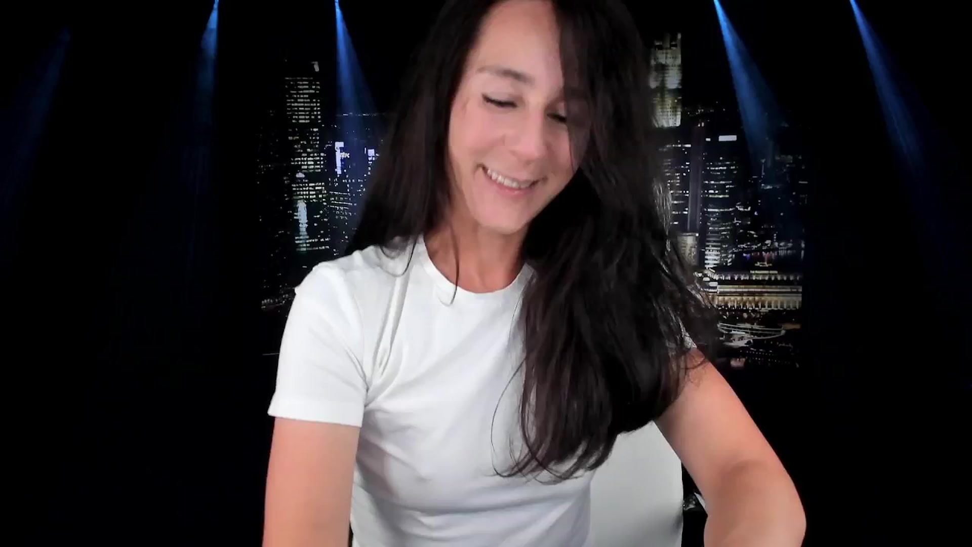Gallery image thumbnail from Olivia's myfreecams stream on, 11/04/2024, 06:17 image 3 of 20