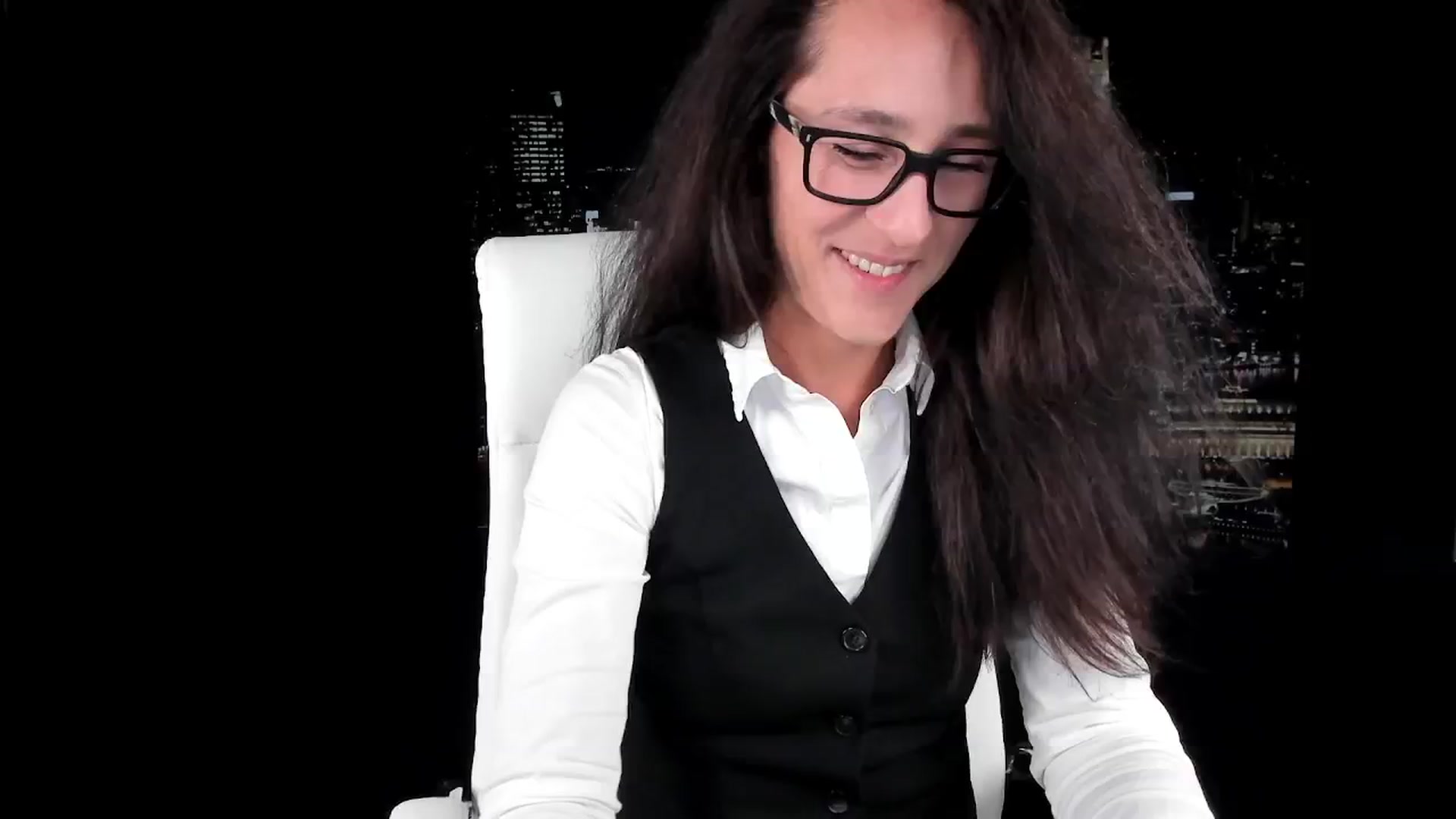 Gallery image thumbnail from Olivia's myfreecams stream on, 11/07/2024, 05:47 image 5 of 20