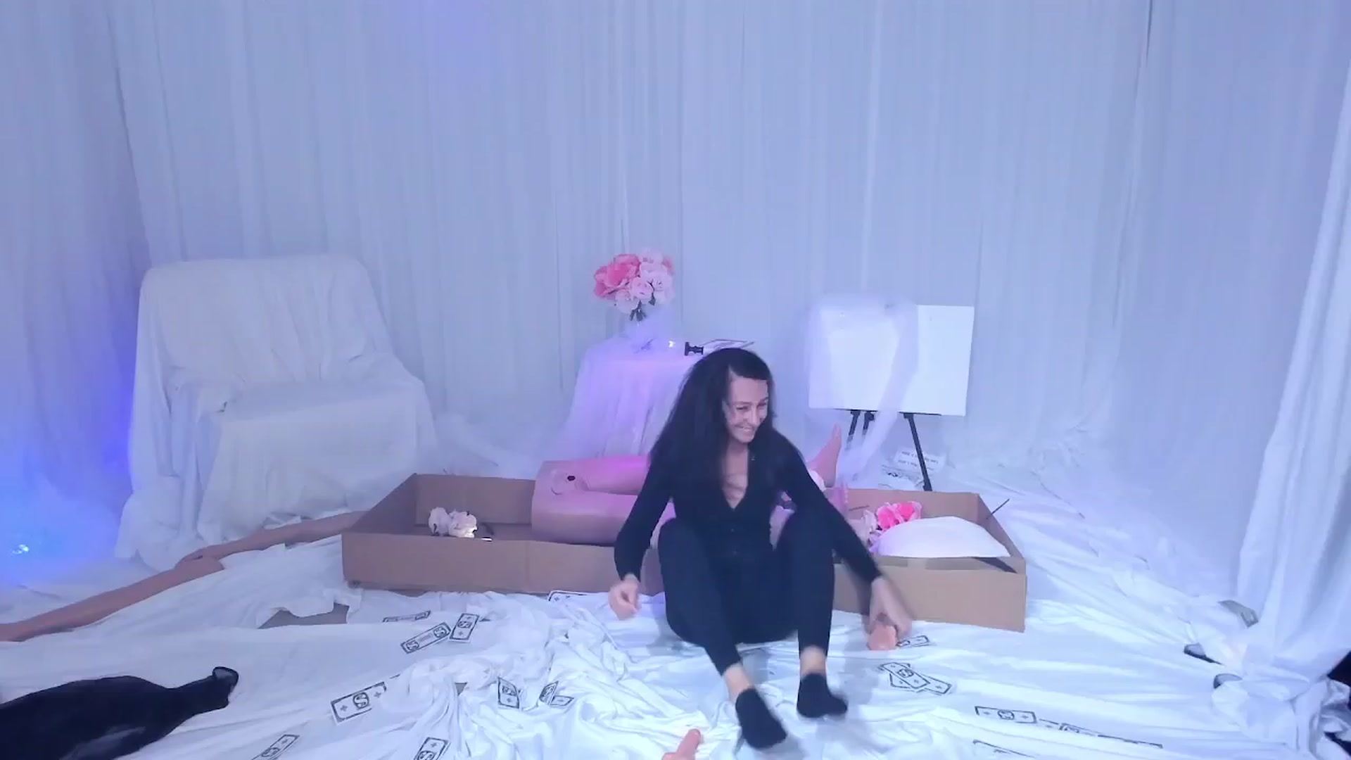 Gallery image thumbnail from Olivia's myfreecams stream on, 11/08/2024, 06:10 image 20 of 20