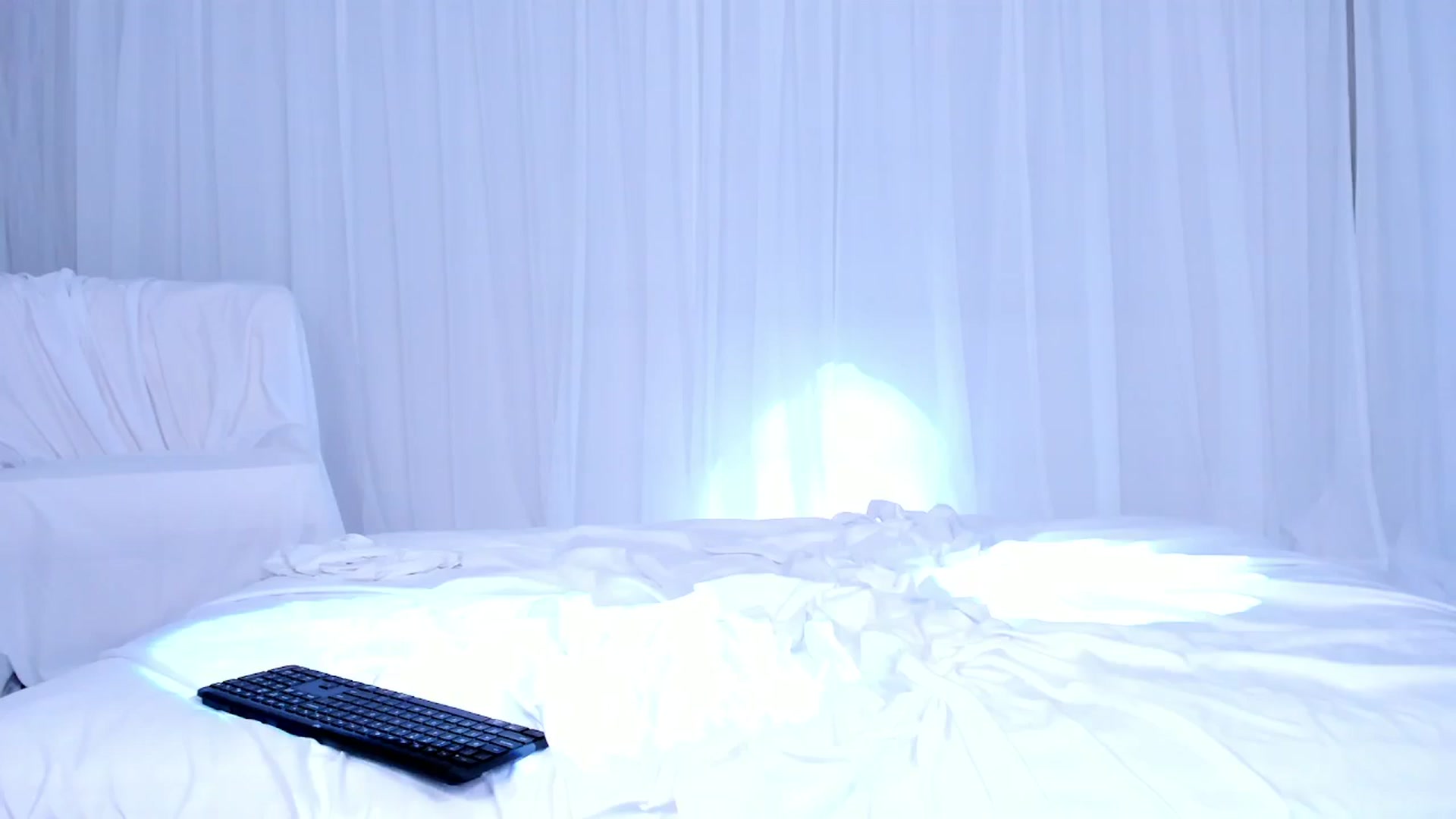 Gallery image thumbnail from Olivia's myfreecams stream on, 11/10/2024, 08:07 image 14 of 20