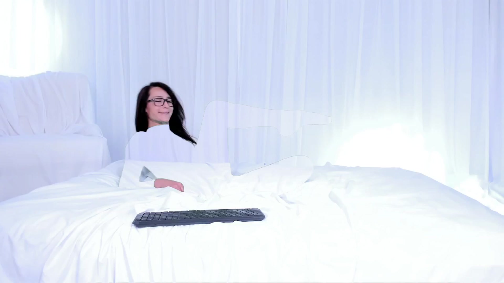 Gallery image thumbnail from Olivia's myfreecams stream on, 11/13/2024, 06:37 image 7 of 20