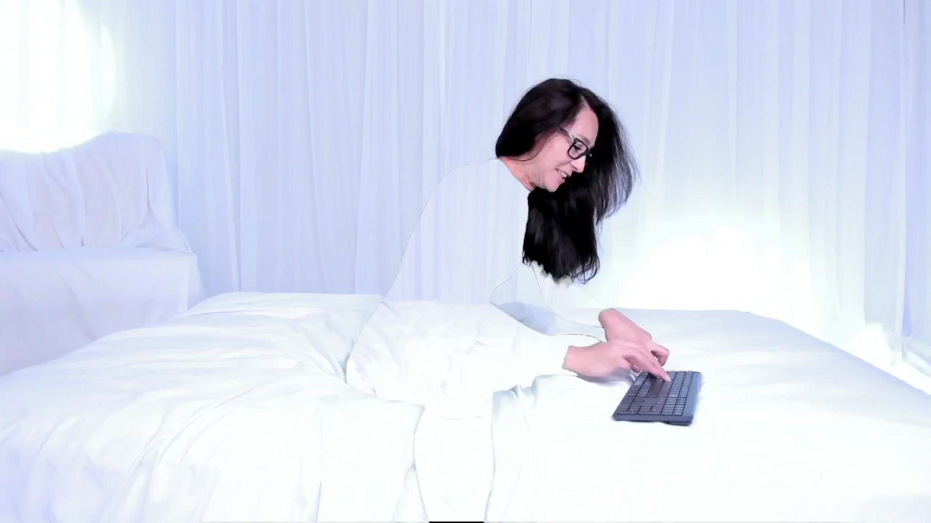 Gallery image thumbnail from Olivia's myfreecams stream on, 11/13/2024, 06:37 image 2 of 20