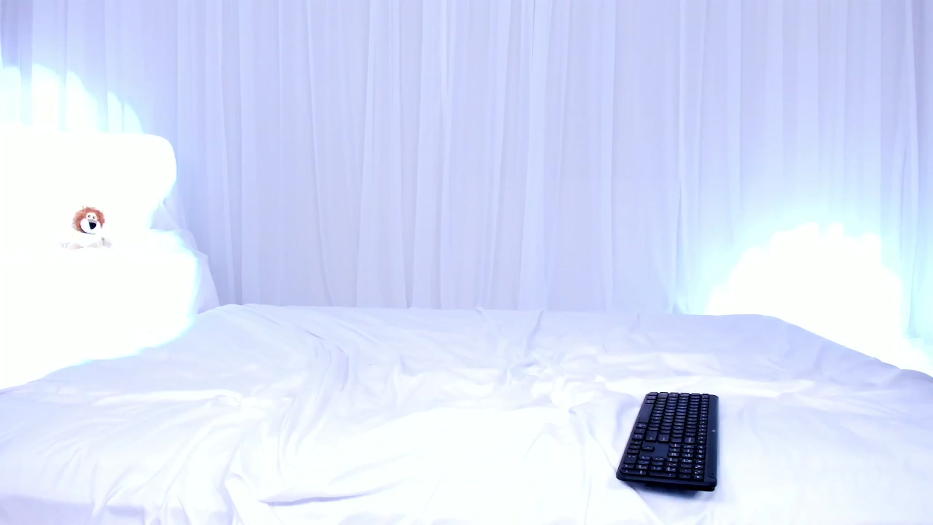Gallery image thumbnail from Olivia's myfreecams stream on, 11/14/2024, 06:16 image 6 of 20