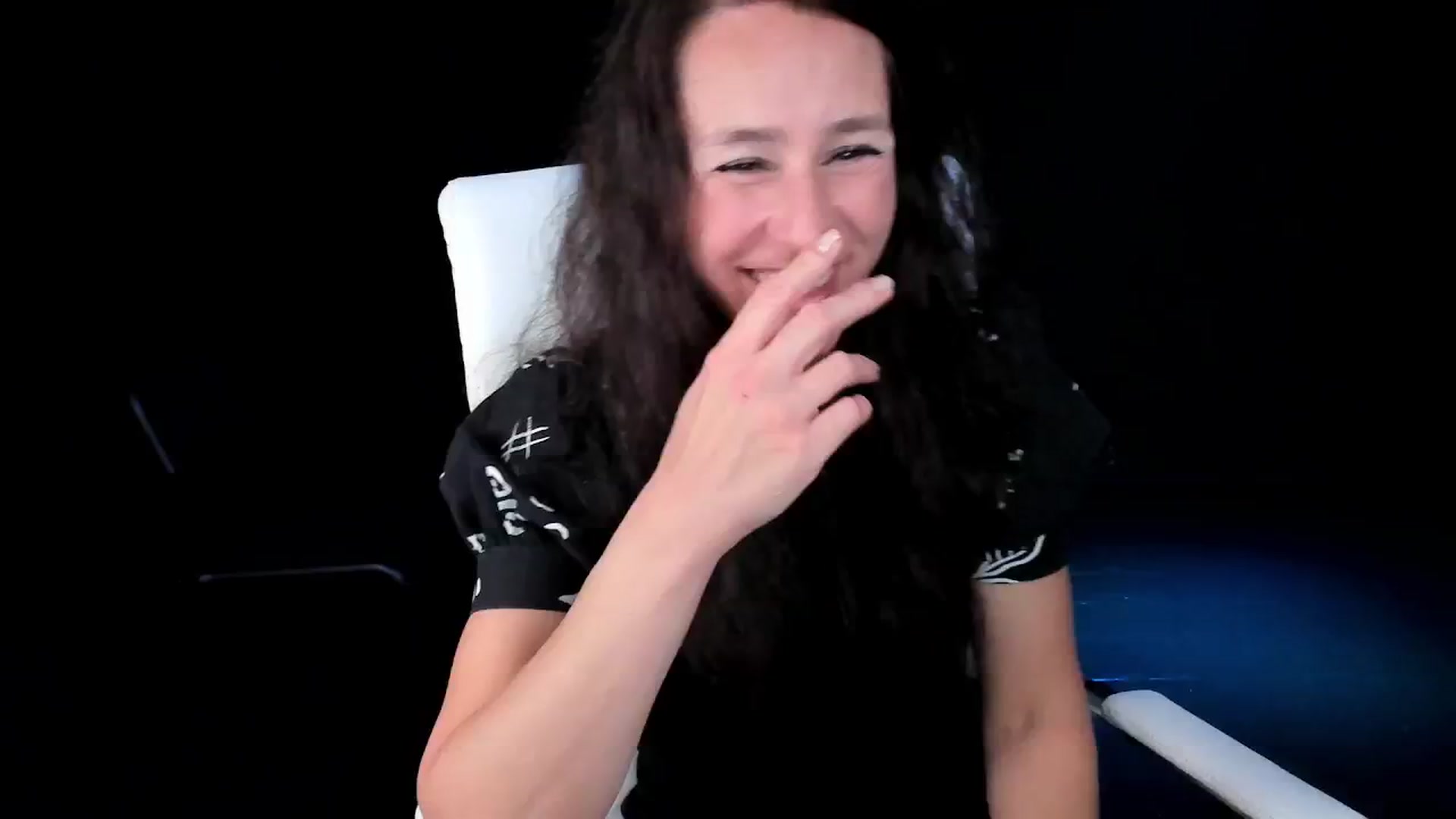 Gallery image thumbnail from Olivia's myfreecams stream on, 11/17/2024, 08:04 image 12 of 20