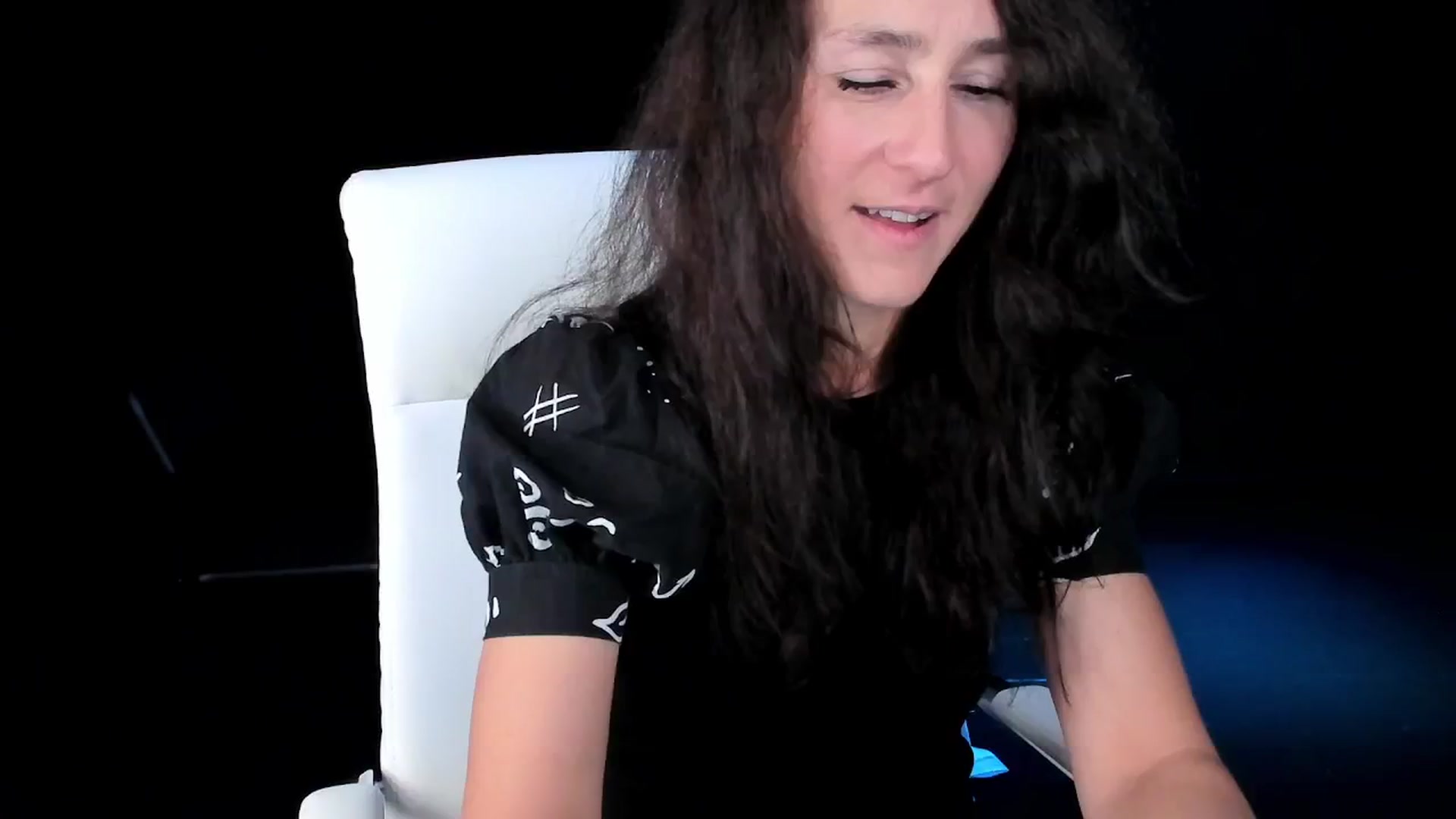 Gallery image thumbnail from Olivia's myfreecams stream on, 11/17/2024, 08:04 image 11 of 20