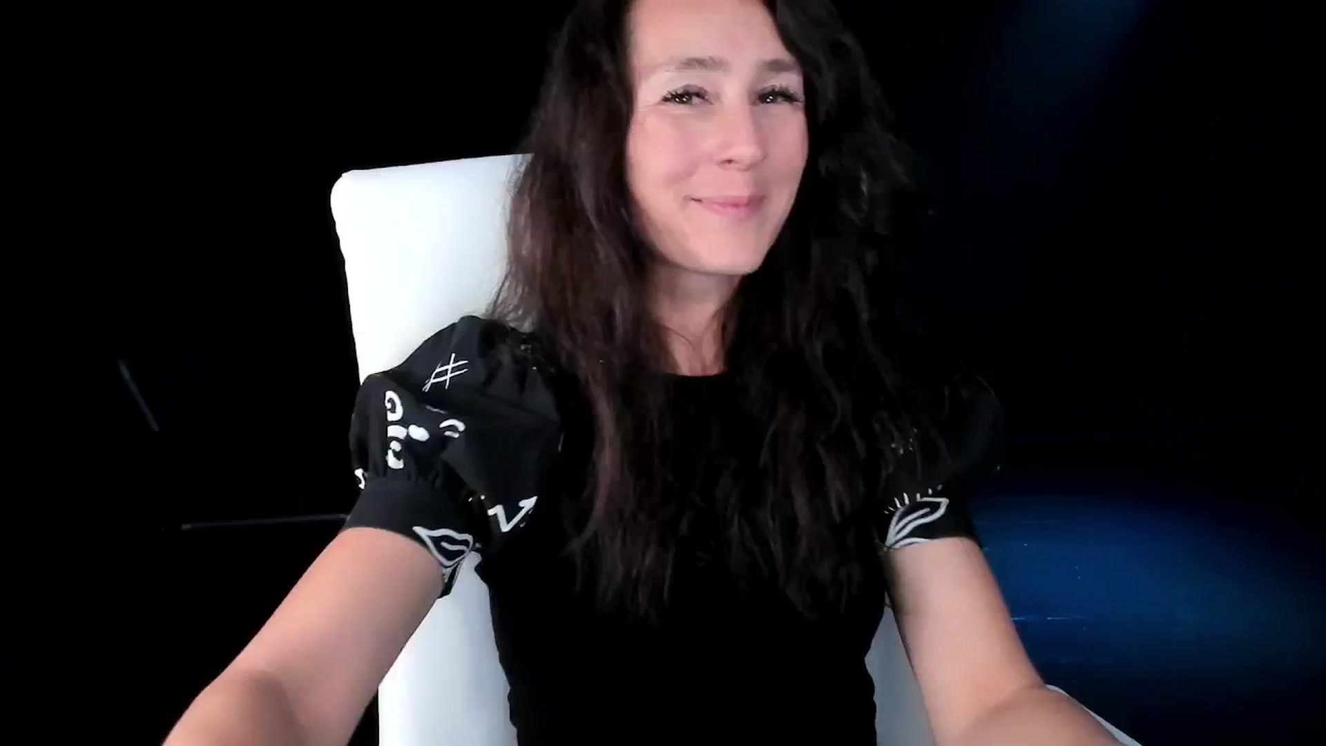 Gallery image thumbnail from Olivia's myfreecams stream on, 11/17/2024, 08:04 image 9 of 20