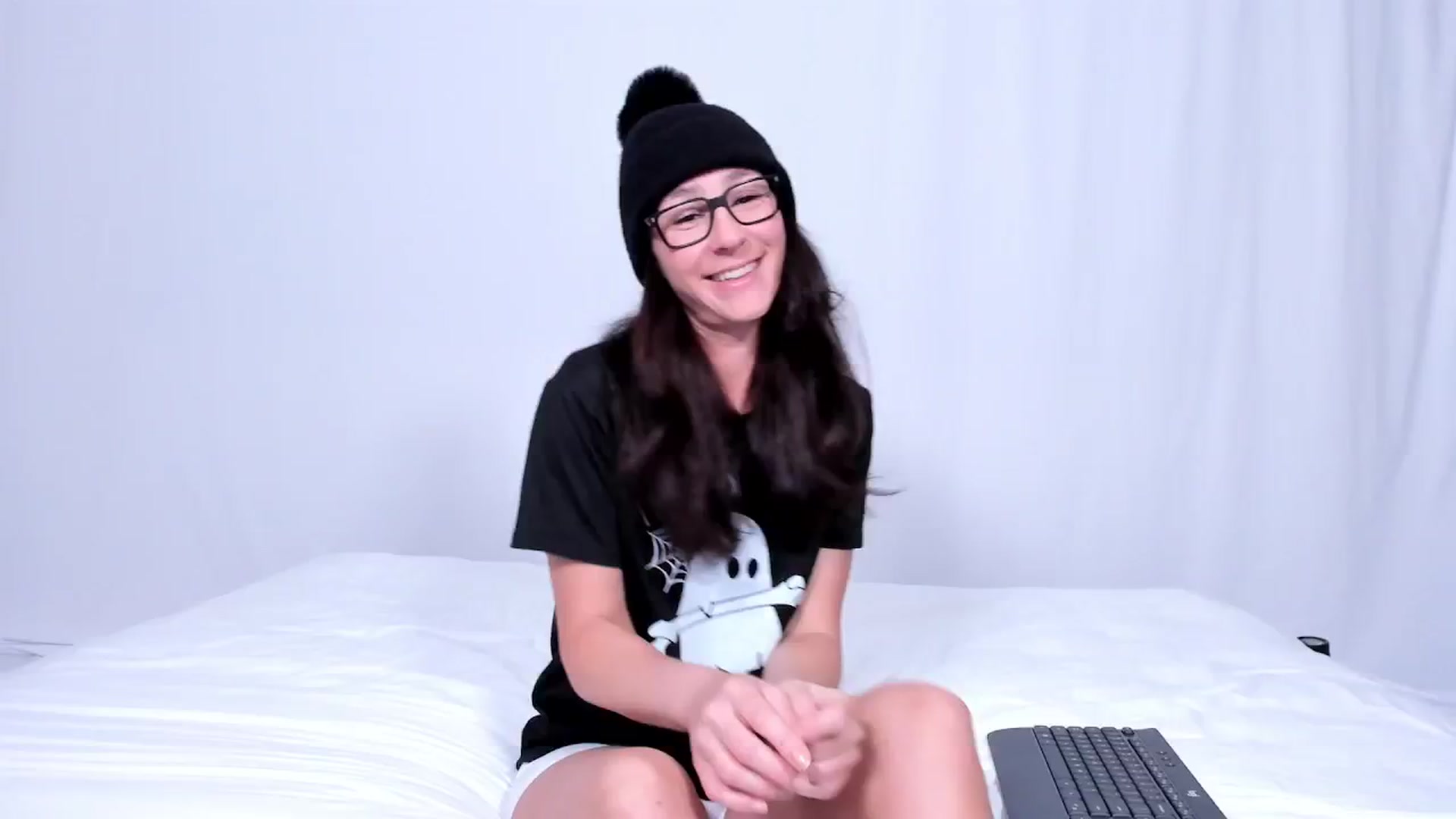 Gallery image thumbnail from Olivia's myfreecams stream on, 11/21/2024, 06:07 image 1 of 20