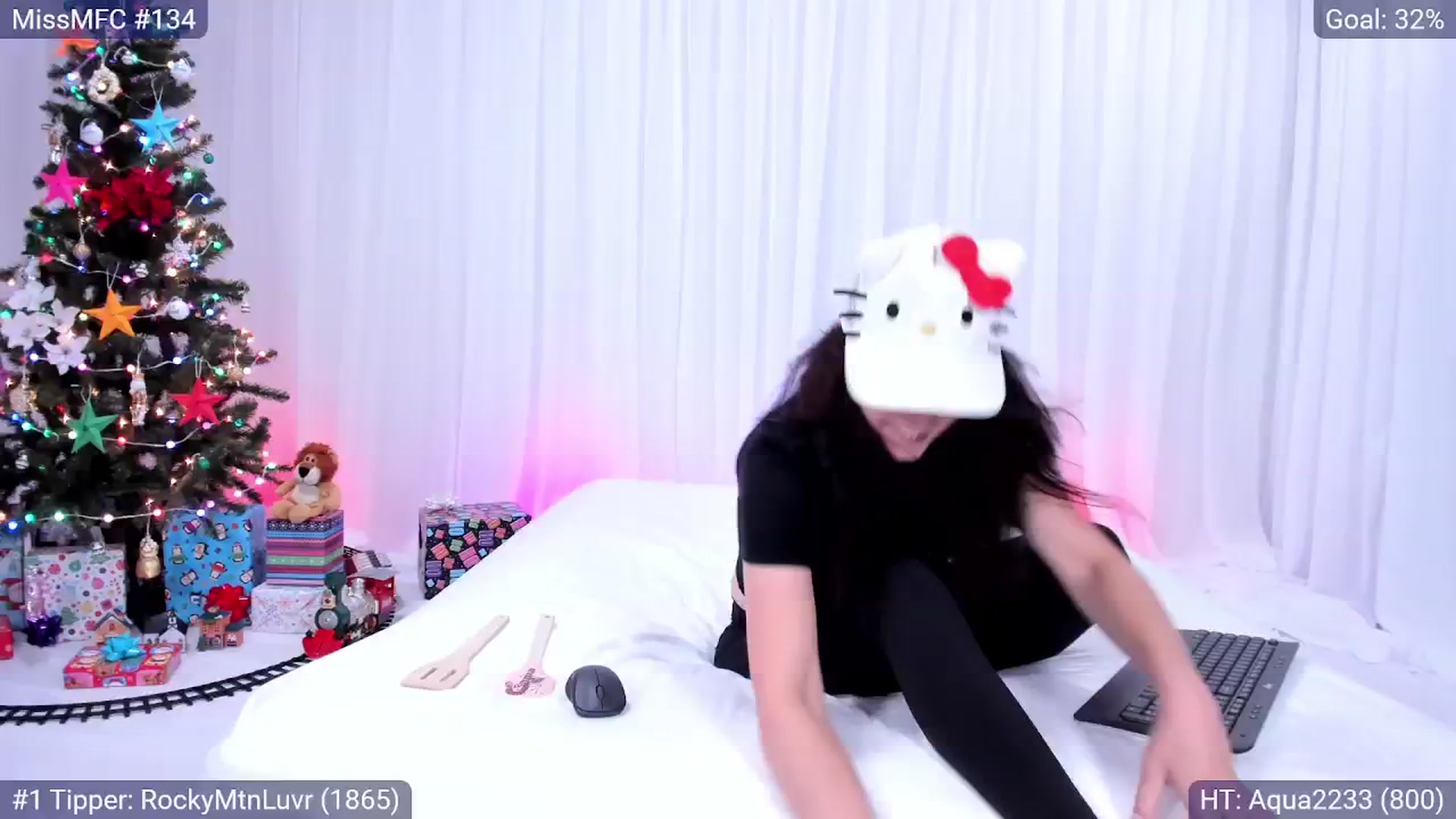 Gallery image thumbnail from Olivia's myfreecams stream on, 12/04/2024, 06:36 image 7 of 20